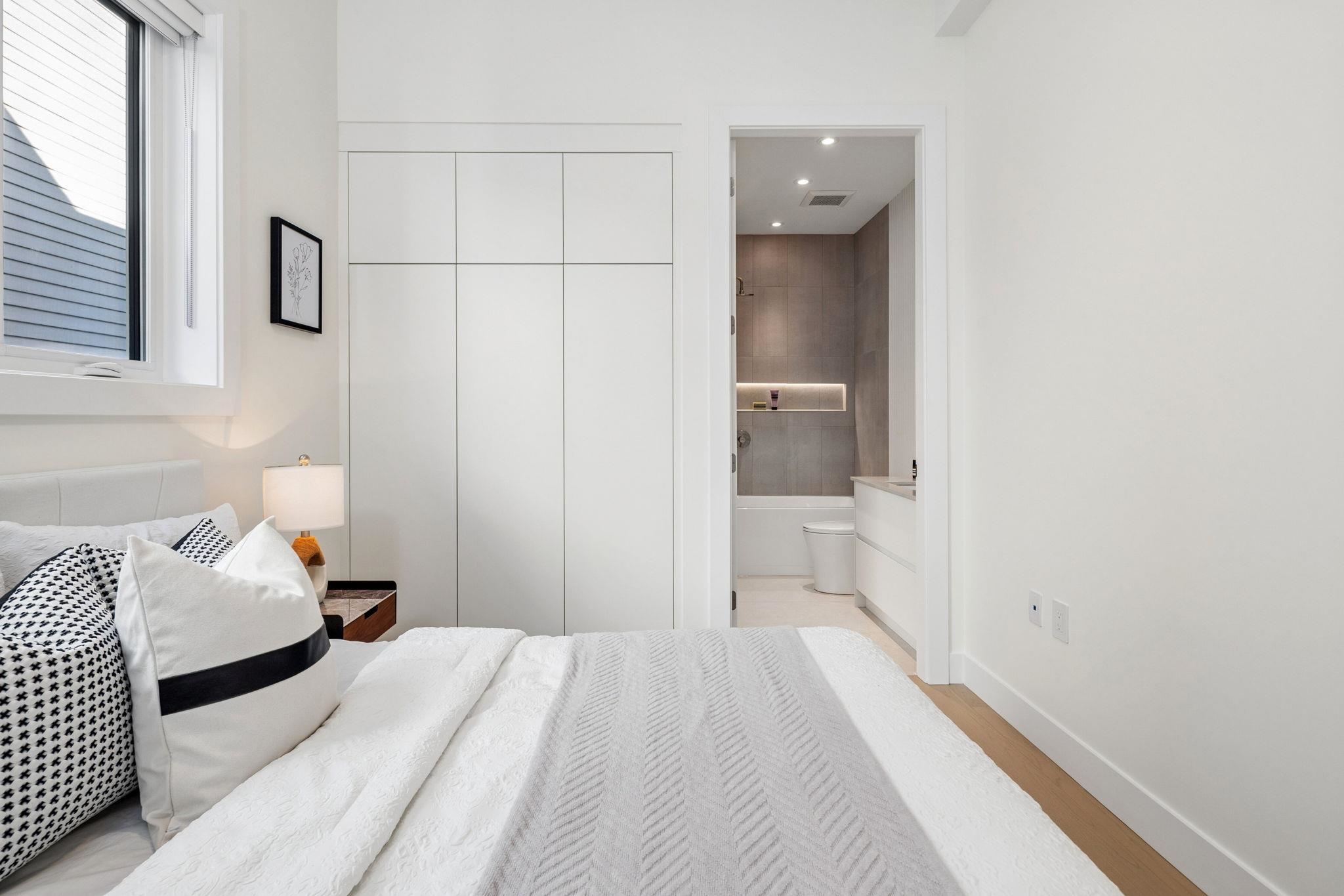 1 3642 WEST 20TH AVENUE Unit: 1
