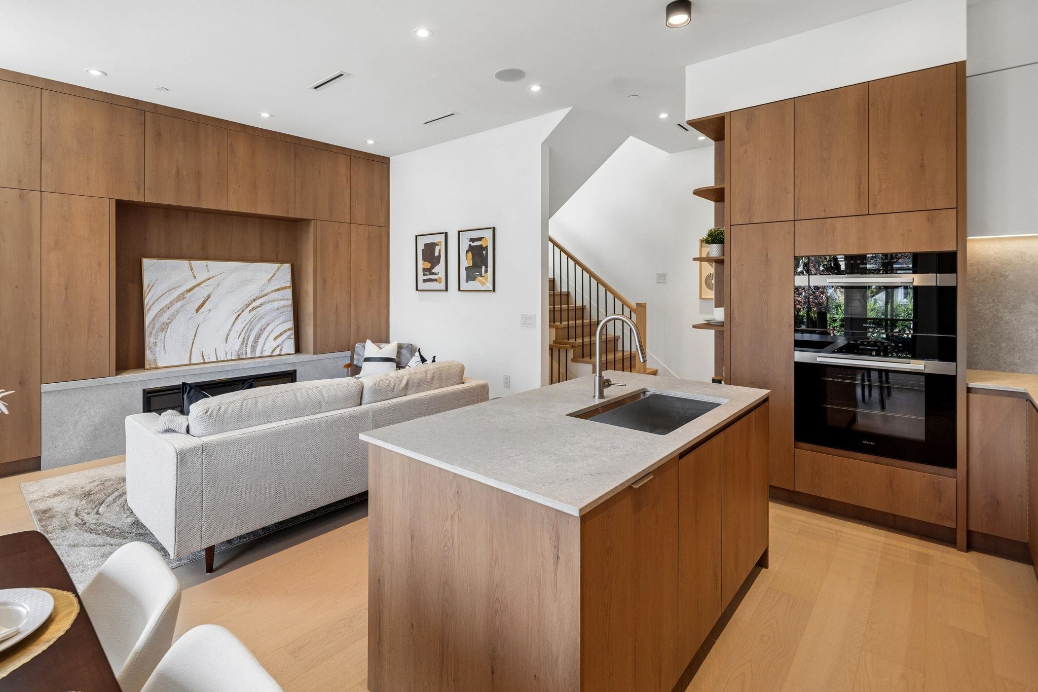 1 3642 WEST 20TH AVENUE Unit: 1