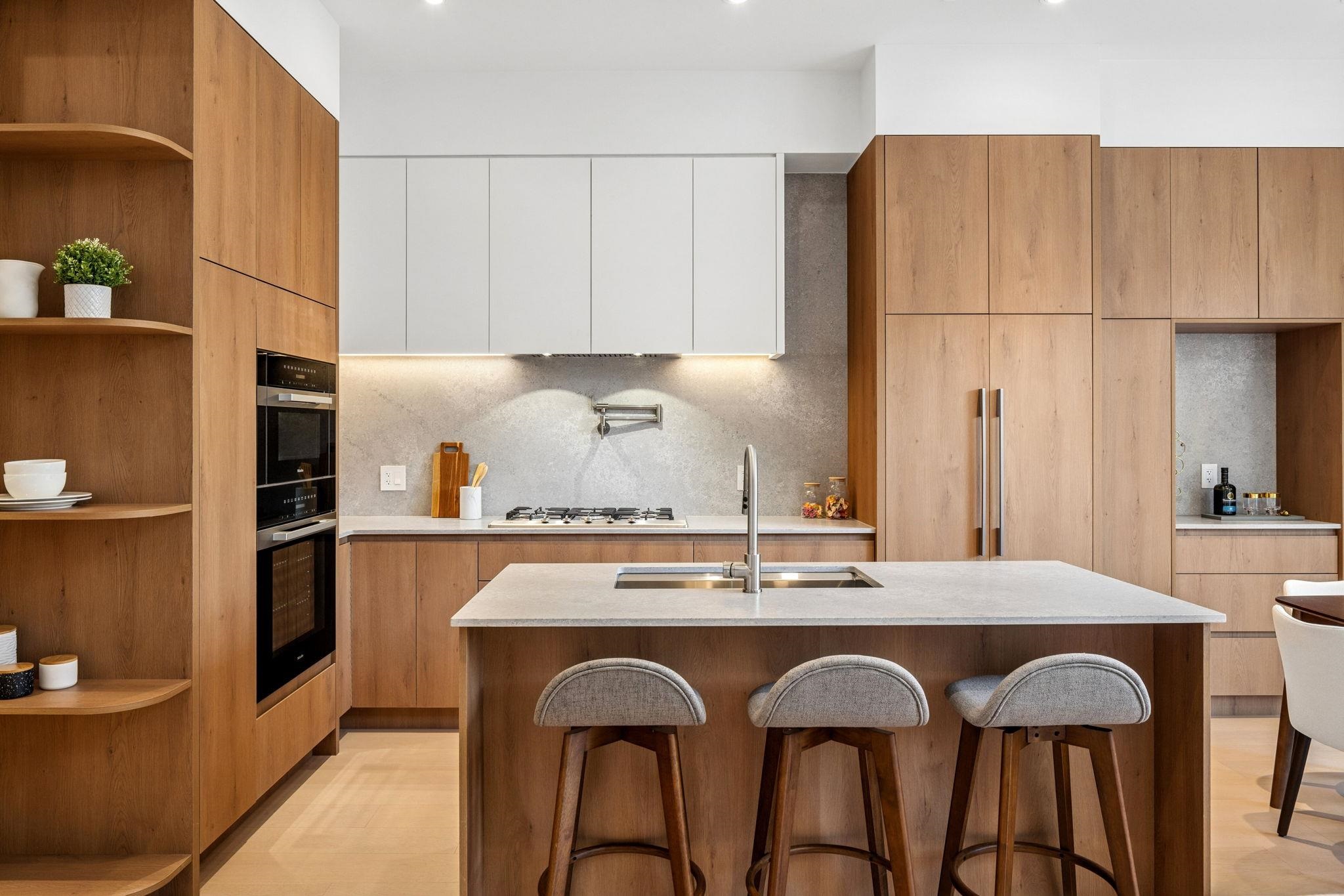 1 3642 WEST 20TH AVENUE Unit: 1