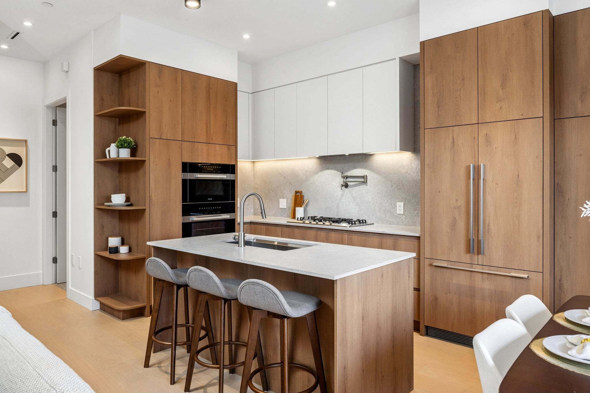 1 3642 WEST 20TH AVENUE Unit: 1