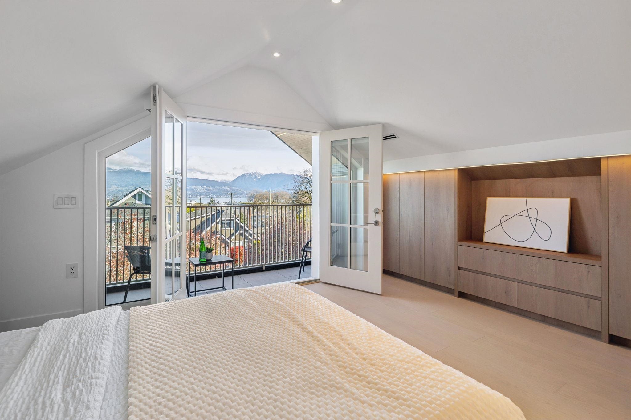 1 3642 WEST 20TH AVENUE Unit: 1