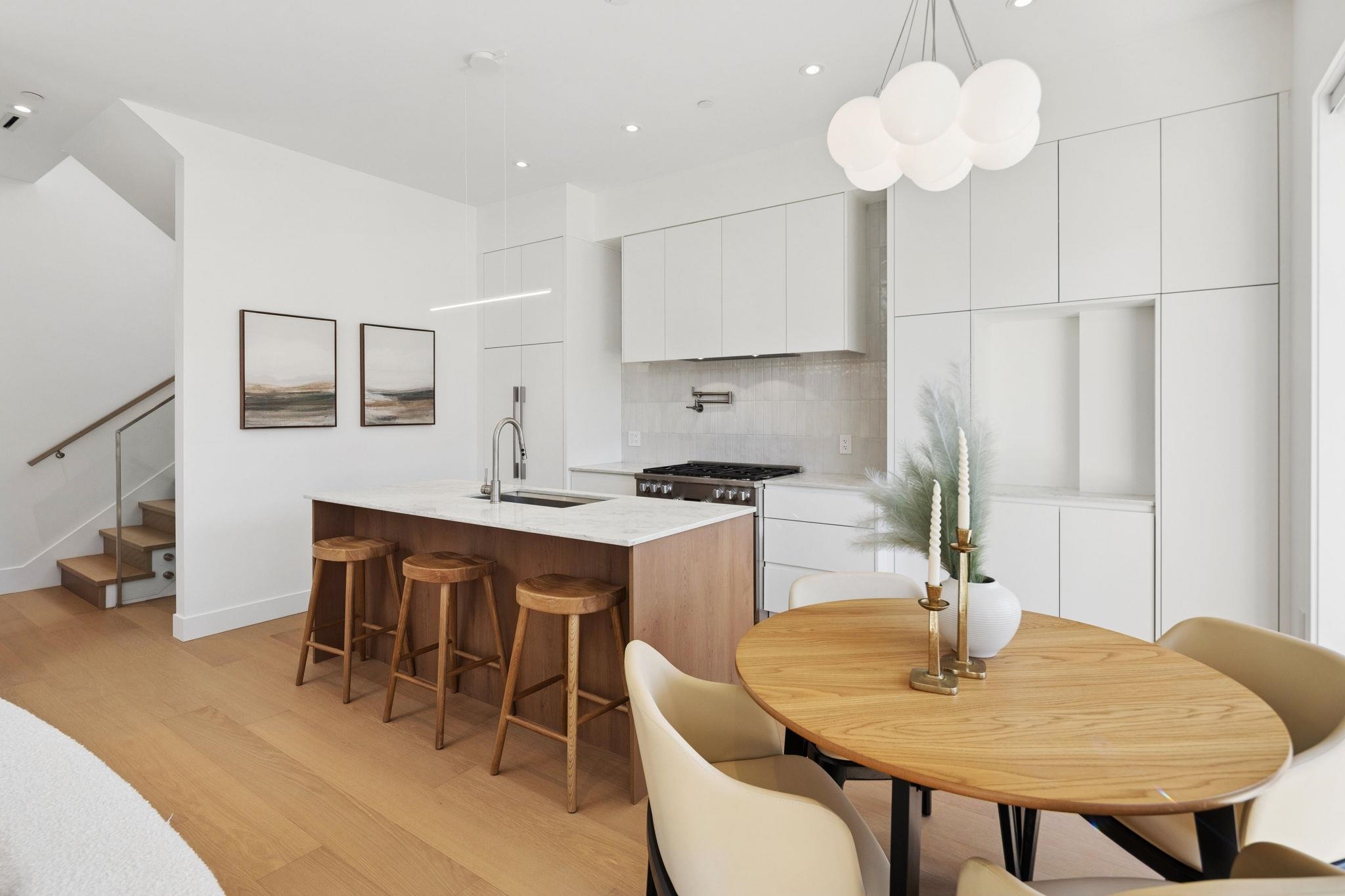 2 3648 WEST 20TH AVENUE Unit: 2