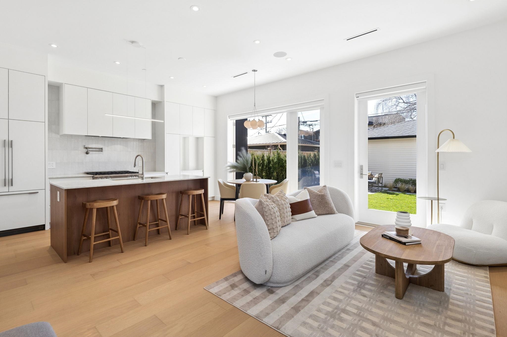 2 3648 WEST 20TH AVENUE Unit: 2