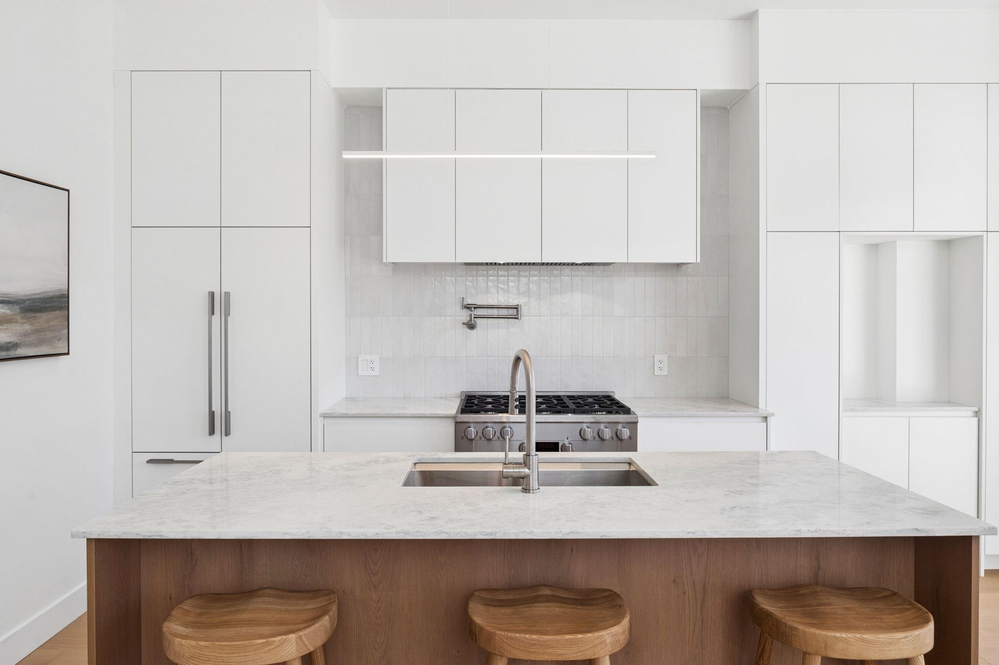 2 3648 WEST 20TH AVENUE Unit: 2
