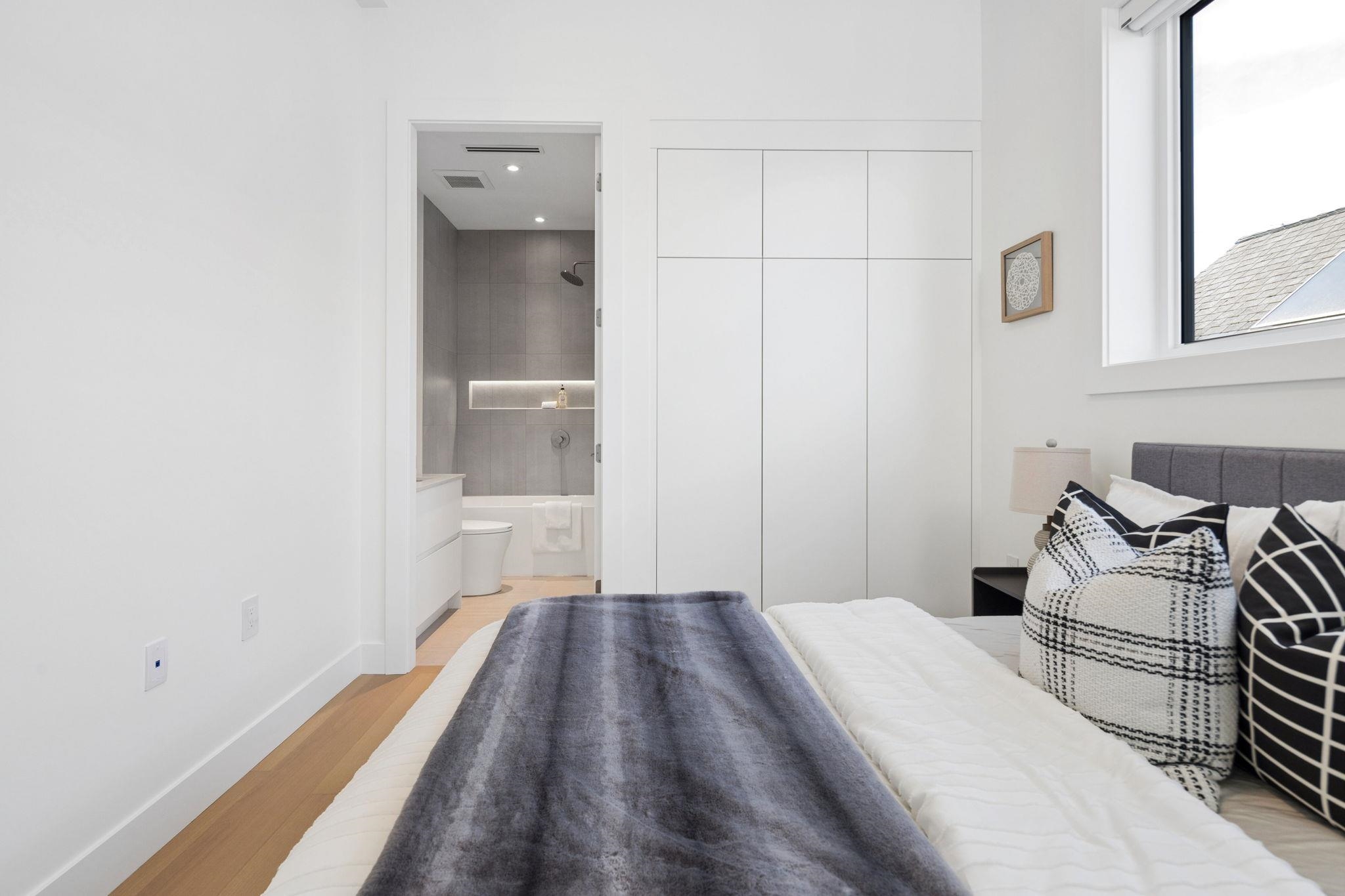 2 3648 WEST 20TH AVENUE Unit: 2