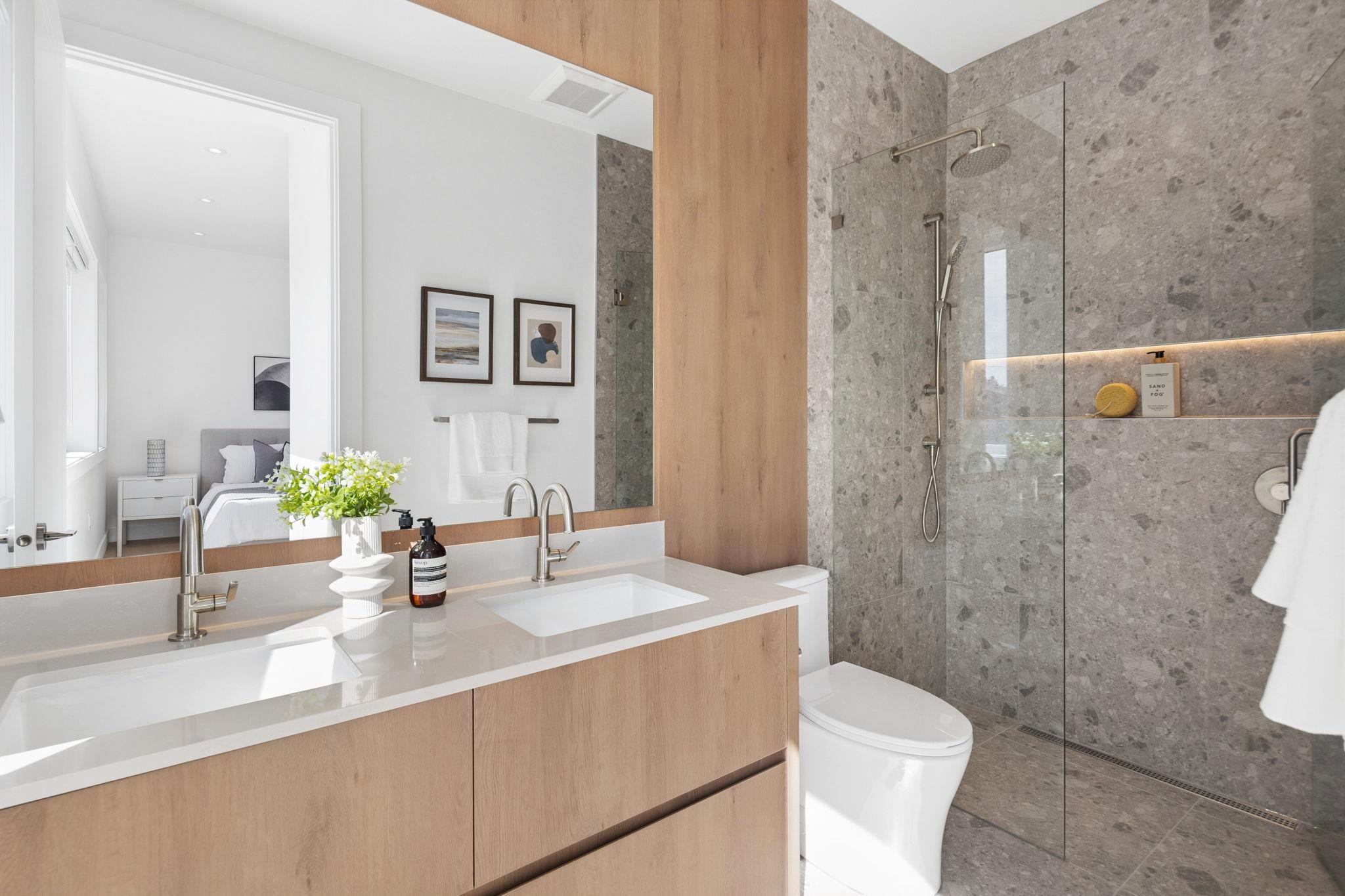 2 3648 WEST 20TH AVENUE Unit: 2
