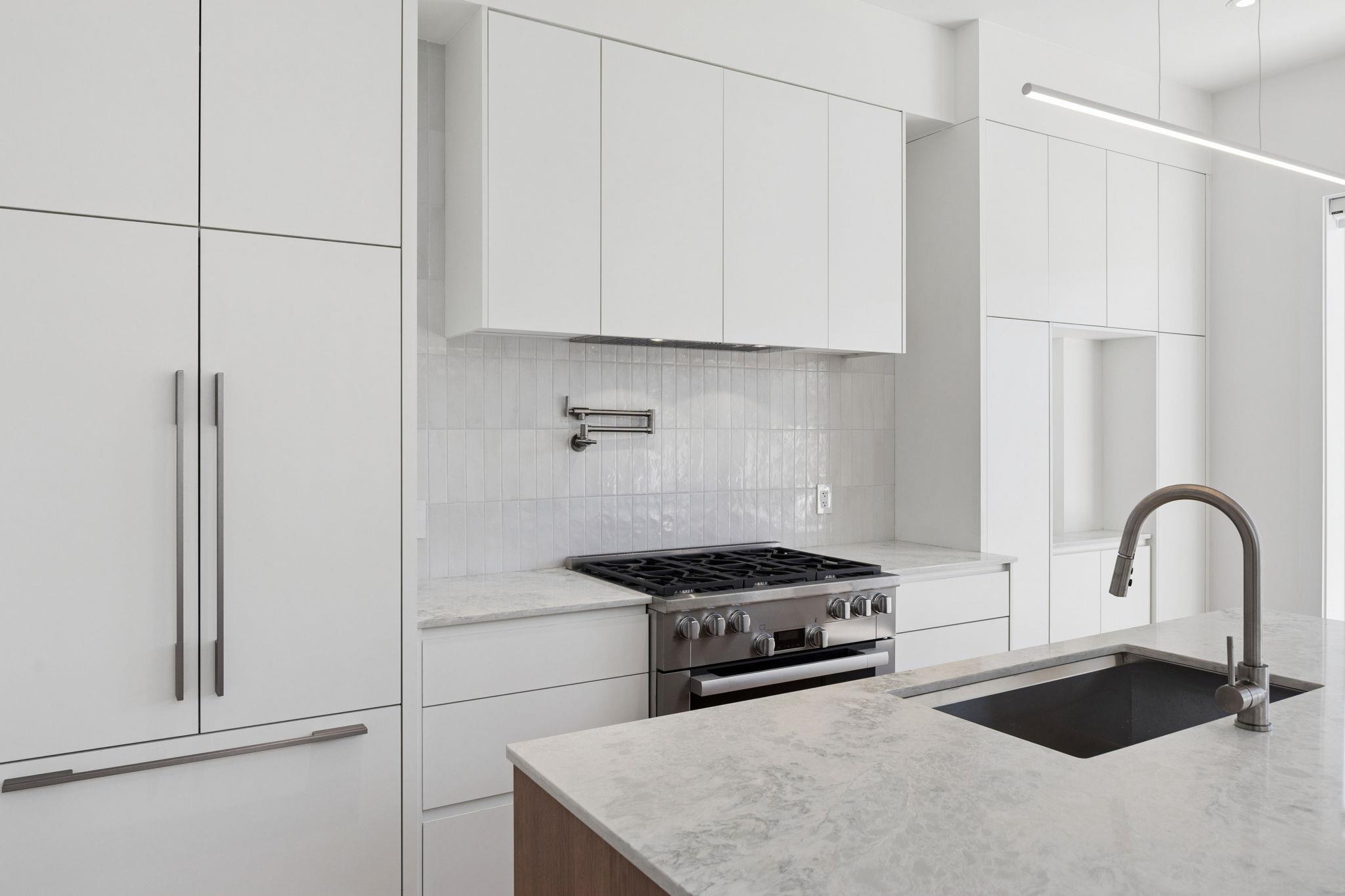2 3648 WEST 20TH AVENUE Unit: 2