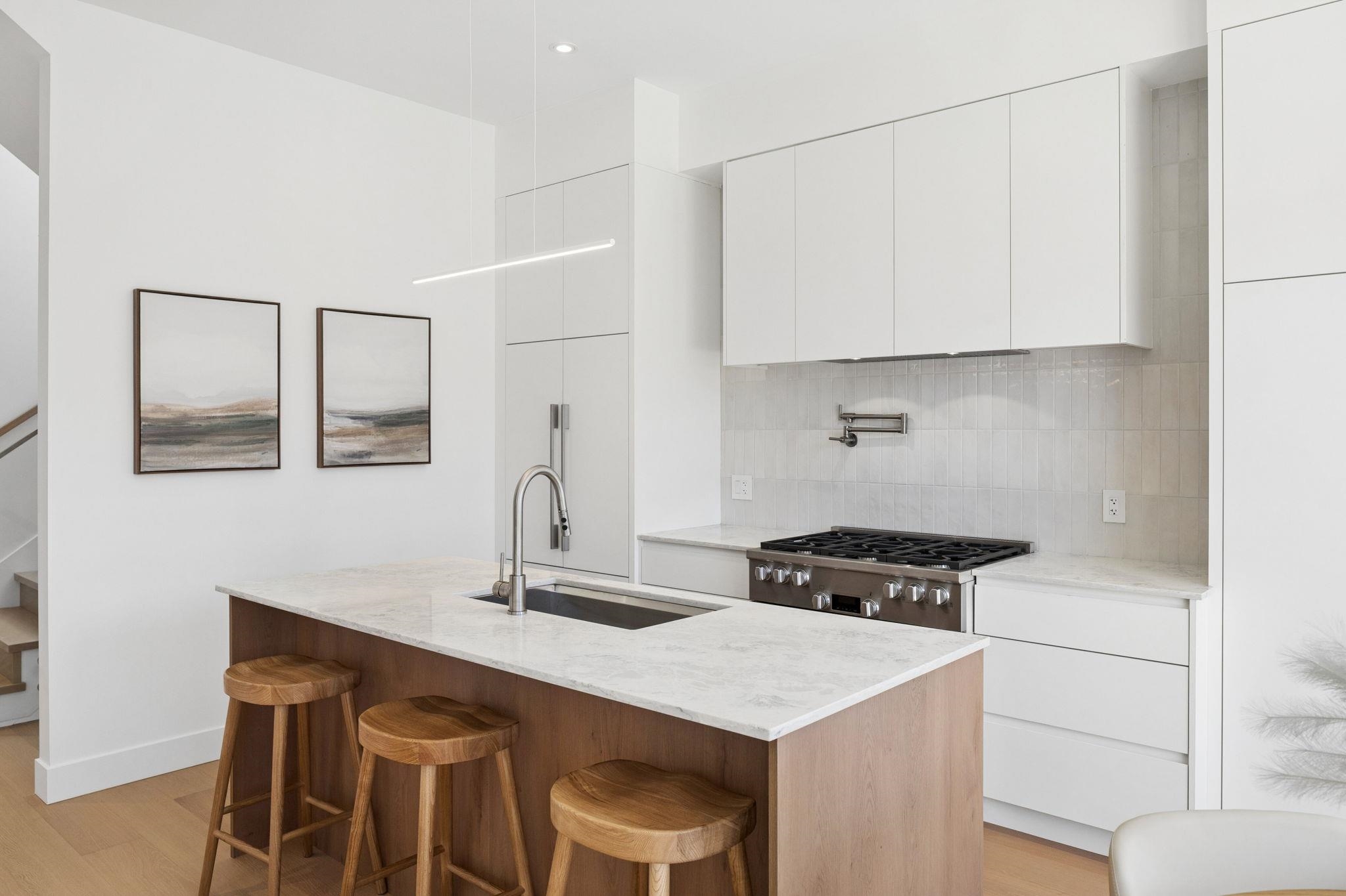 2 3648 WEST 20TH AVENUE Unit: 2