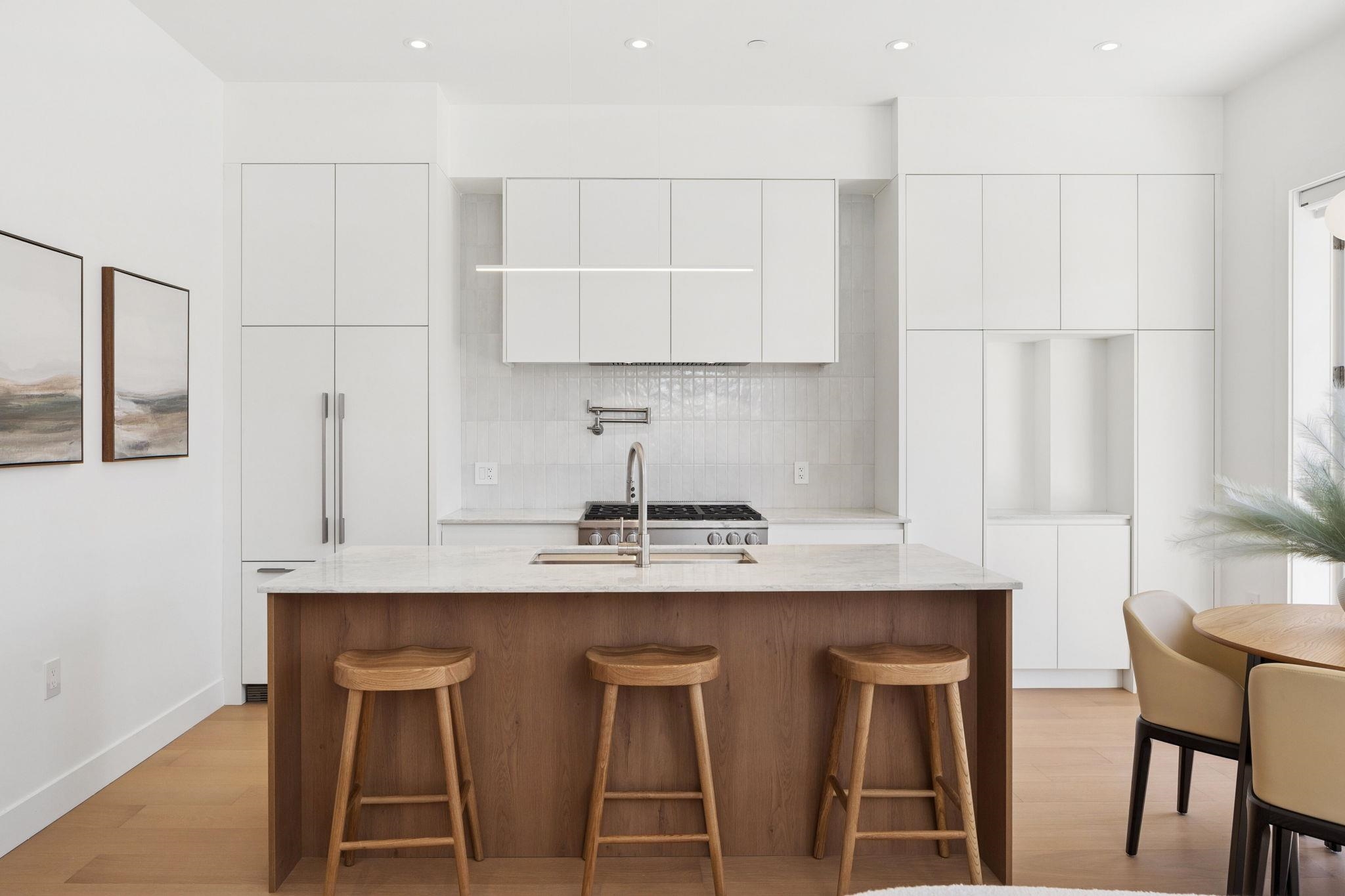 2 3648 WEST 20TH AVENUE Unit: 2