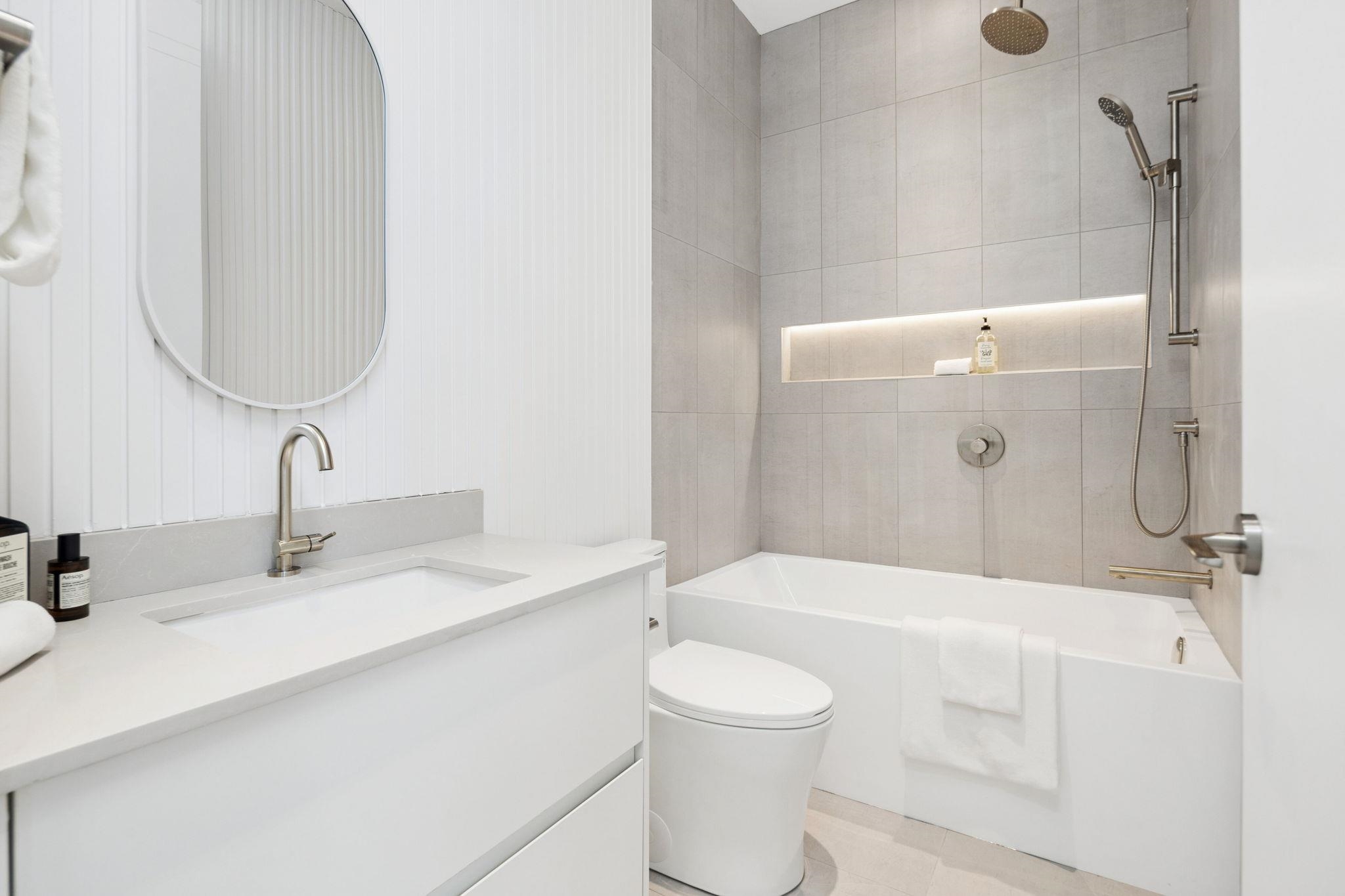 2 3648 WEST 20TH AVENUE Unit: 2
