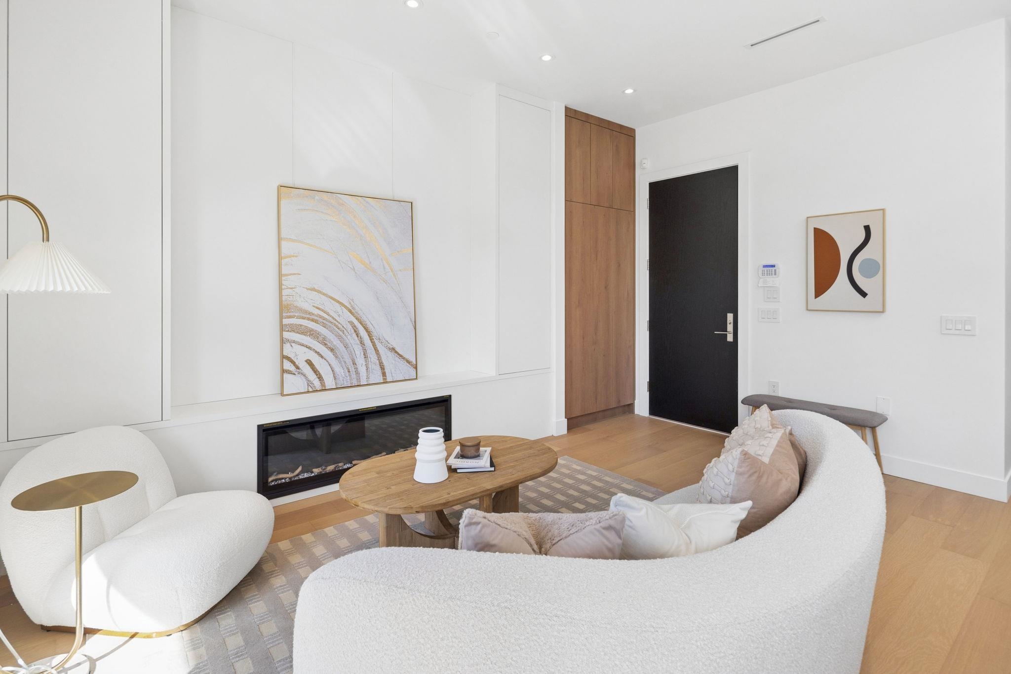 2 3648 WEST 20TH AVENUE Unit: 2