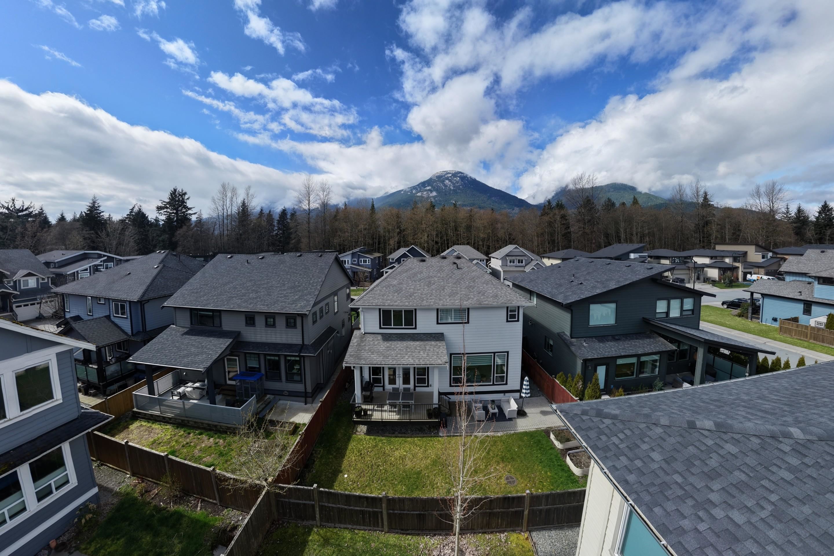 39226 FALCON CRESCENT