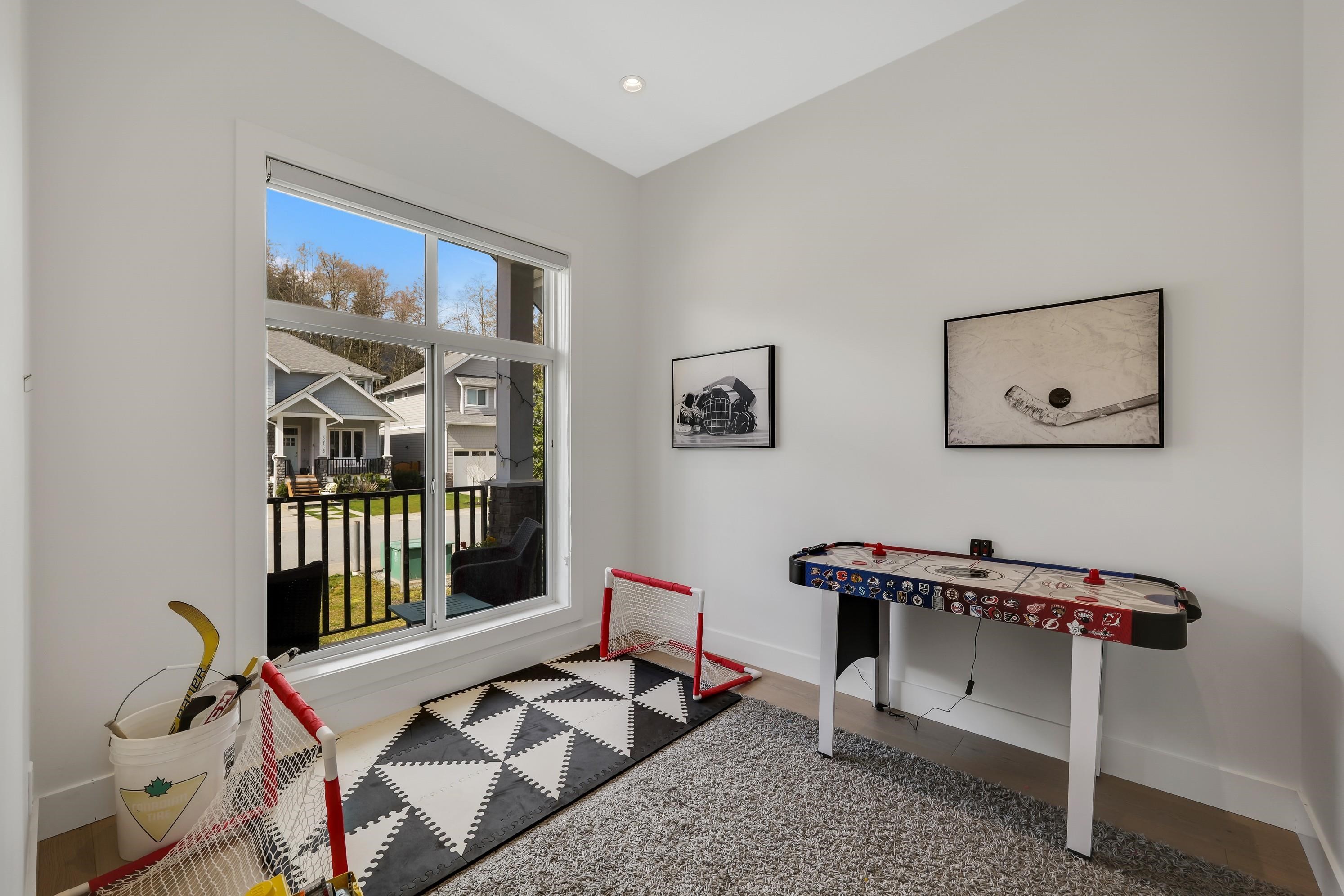 39226 FALCON CRESCENT