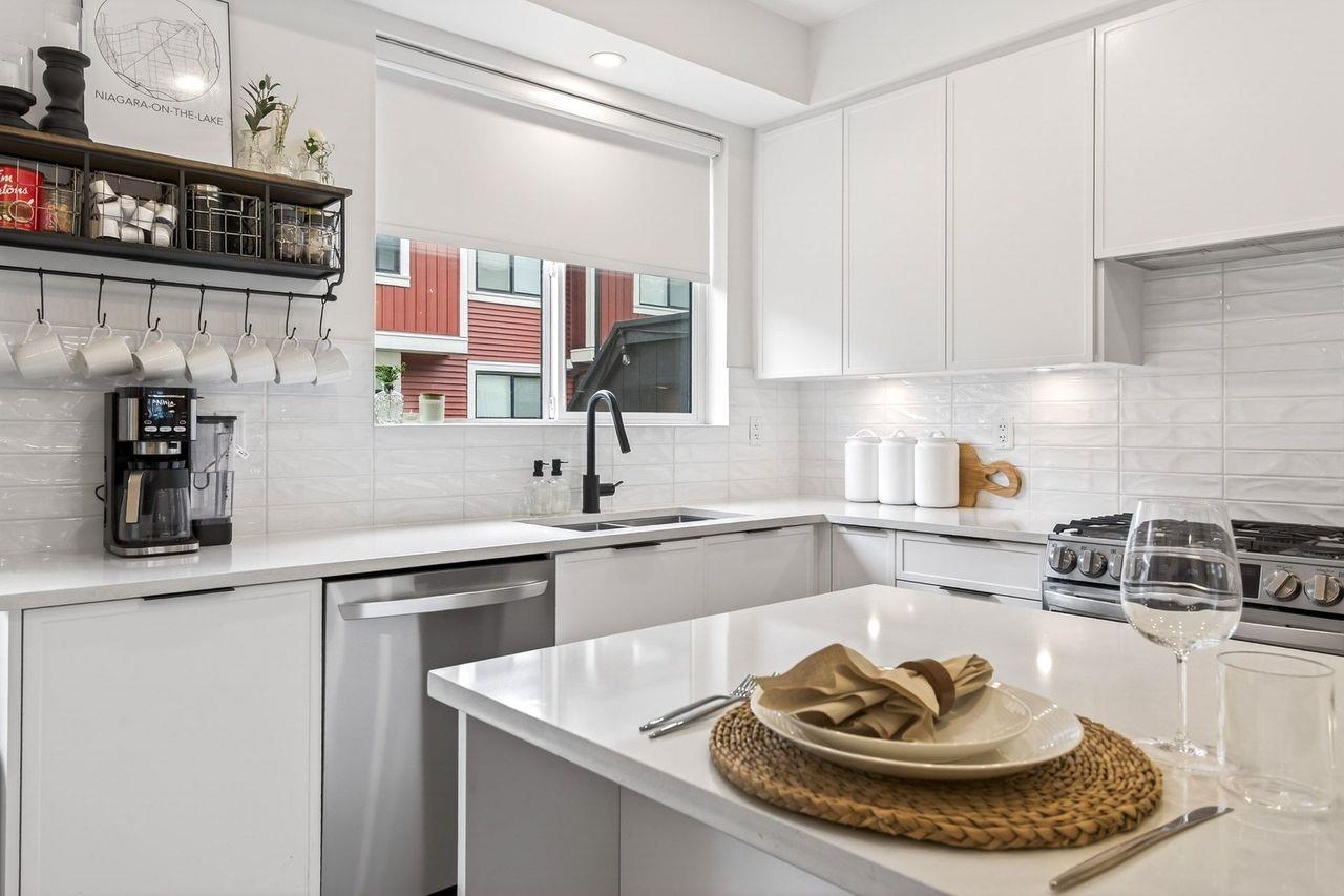 115 24951 112 AVENUE Unit: 115