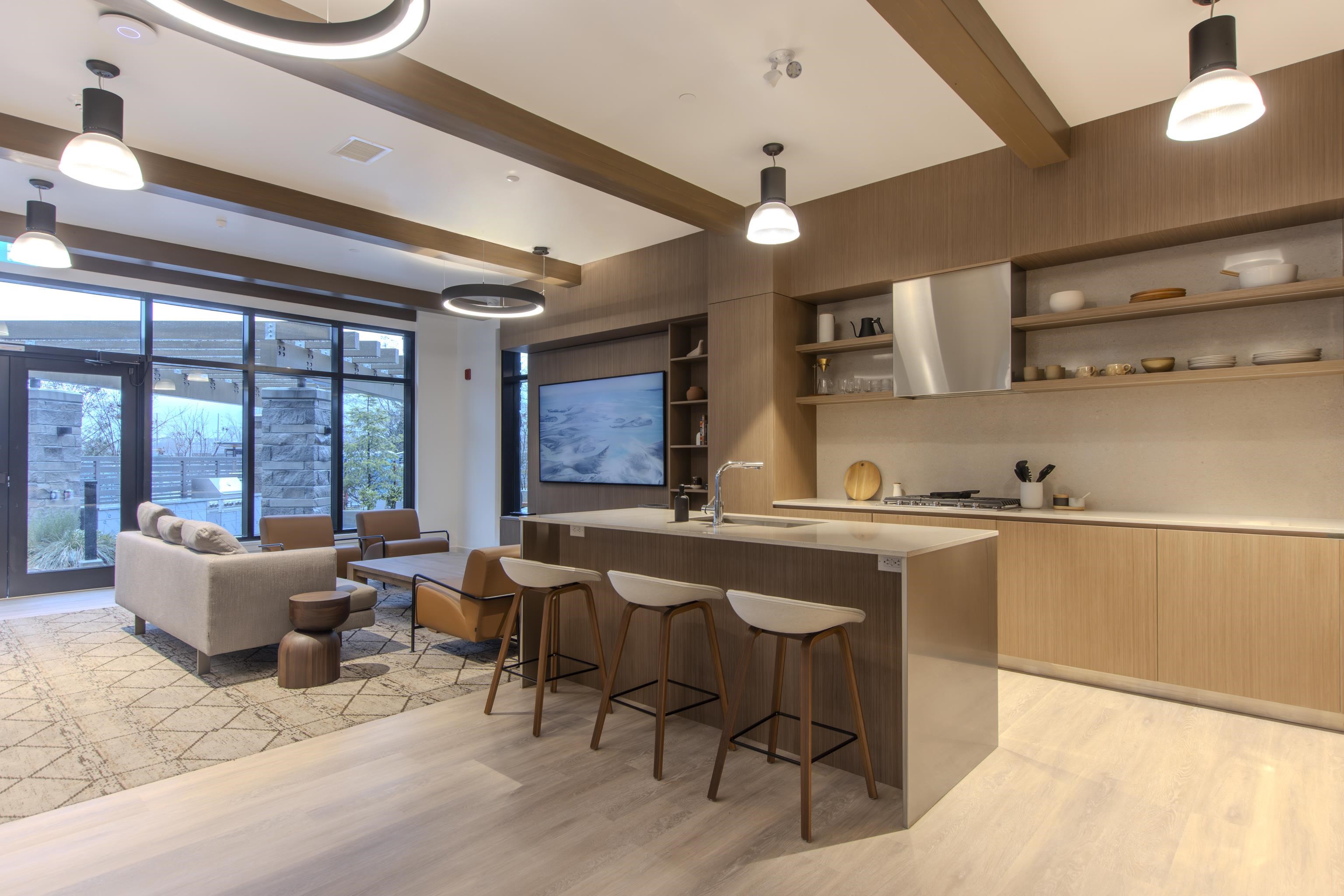 610 1504 SCOTT CRESCENT Unit: 610