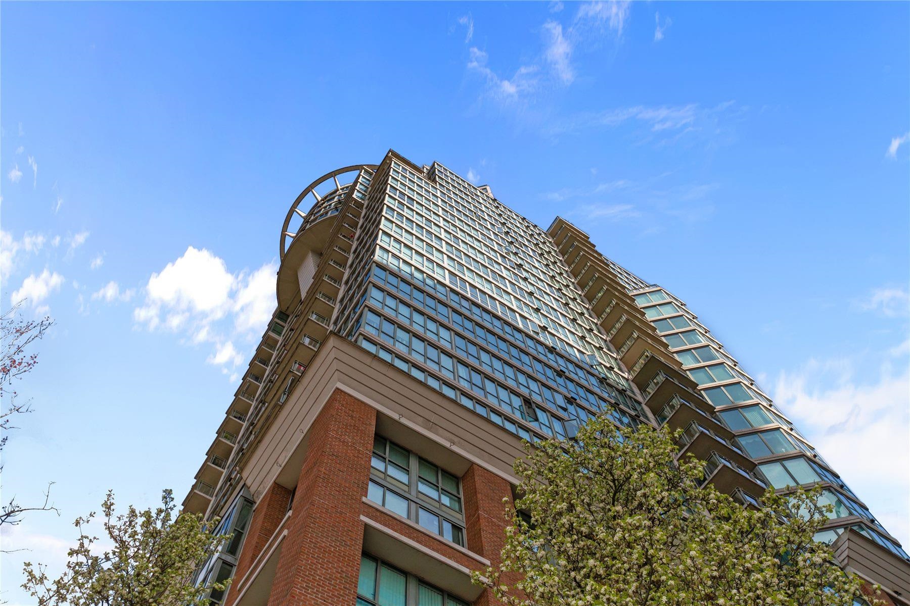 1503 1088 QUEBEC STREET