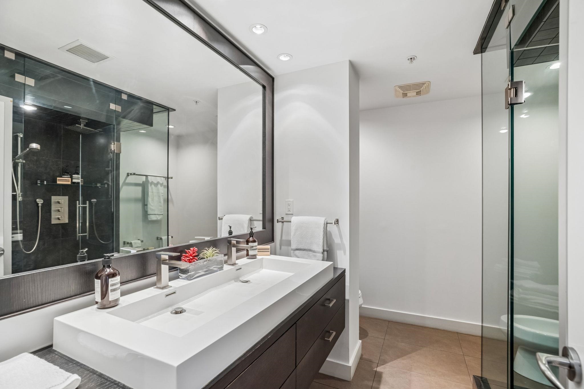 3701 1438 RICHARDS STREET Unit: 3701