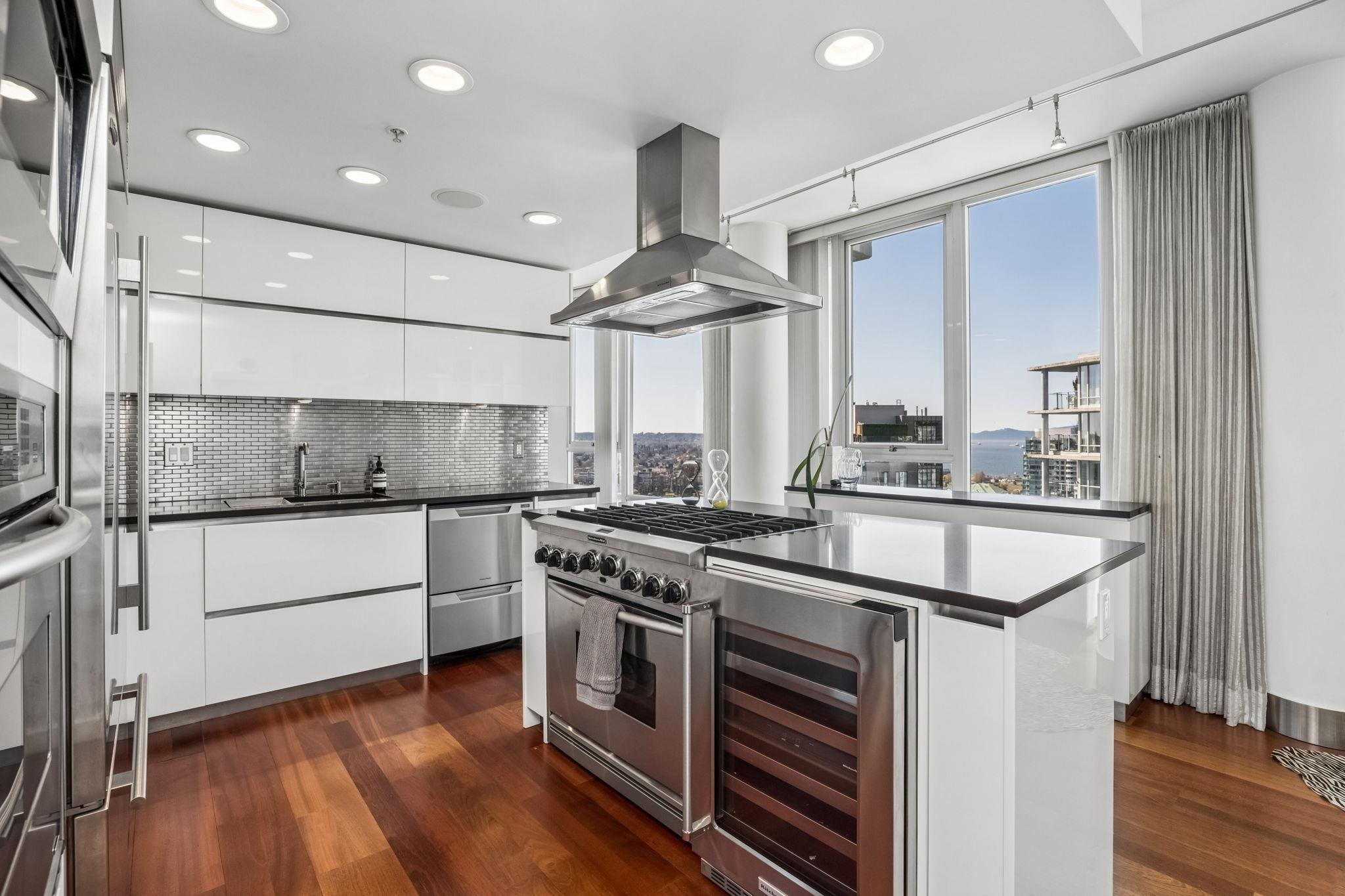 3701 1438 RICHARDS STREET Unit: 3701