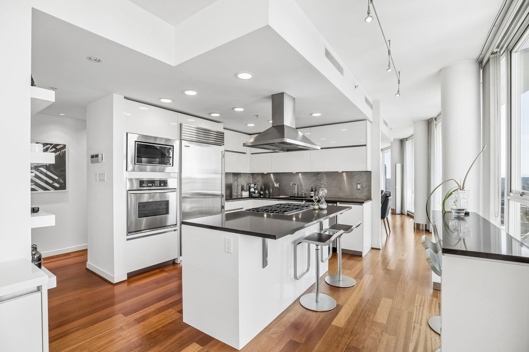 3701 1438 RICHARDS STREET Unit: 3701