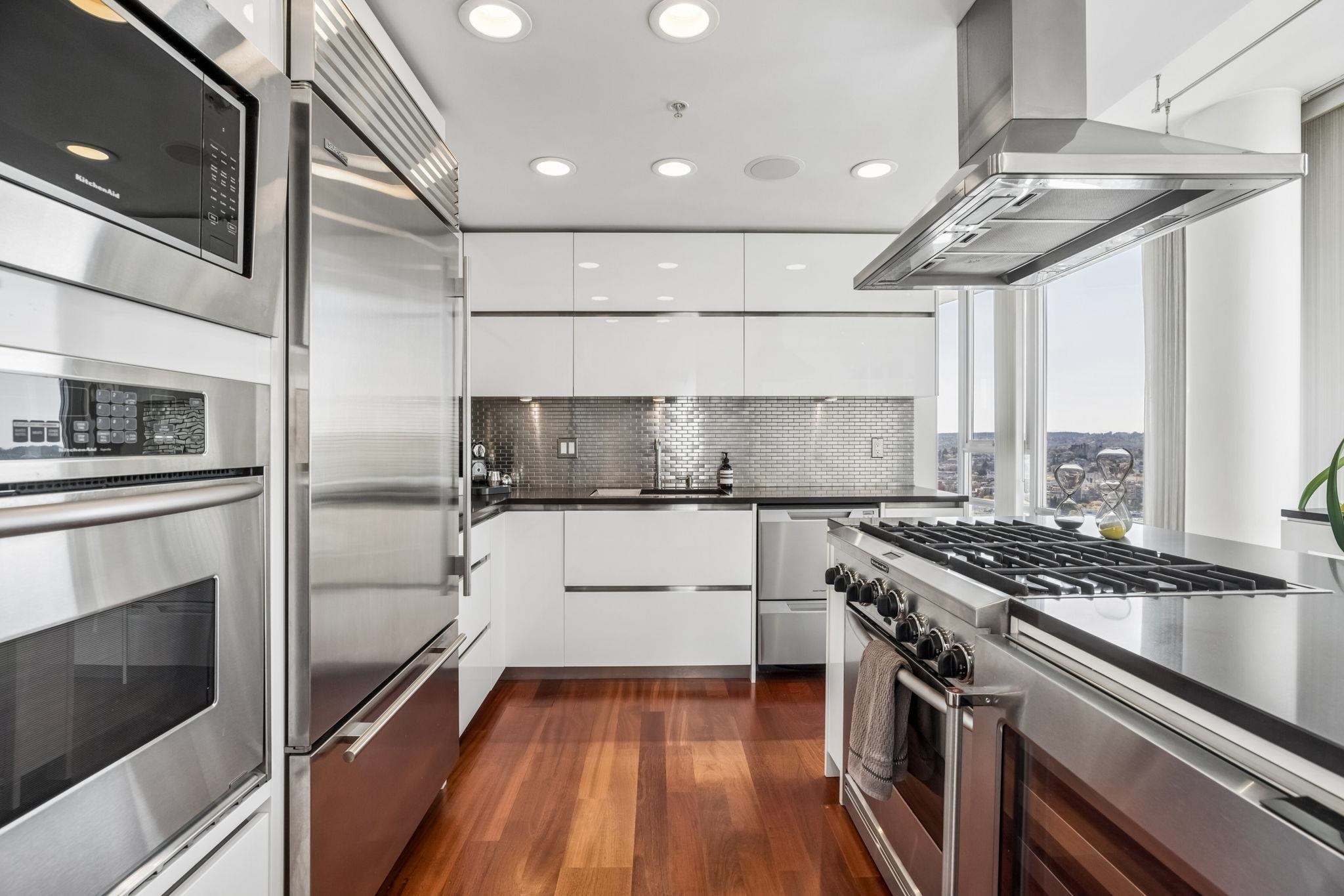 3701 1438 RICHARDS STREET Unit: 3701