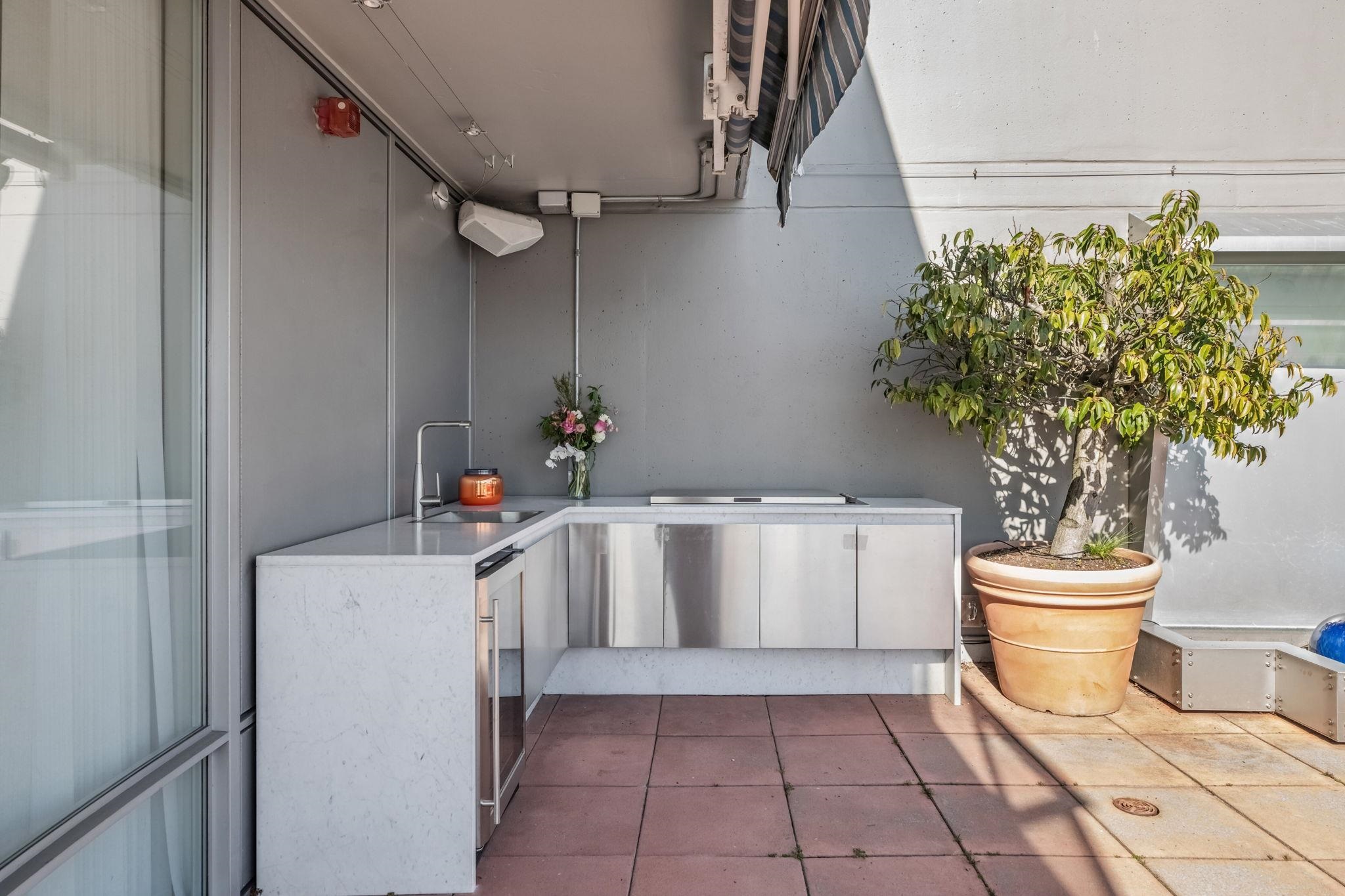 3701 1438 RICHARDS STREET Unit: 3701