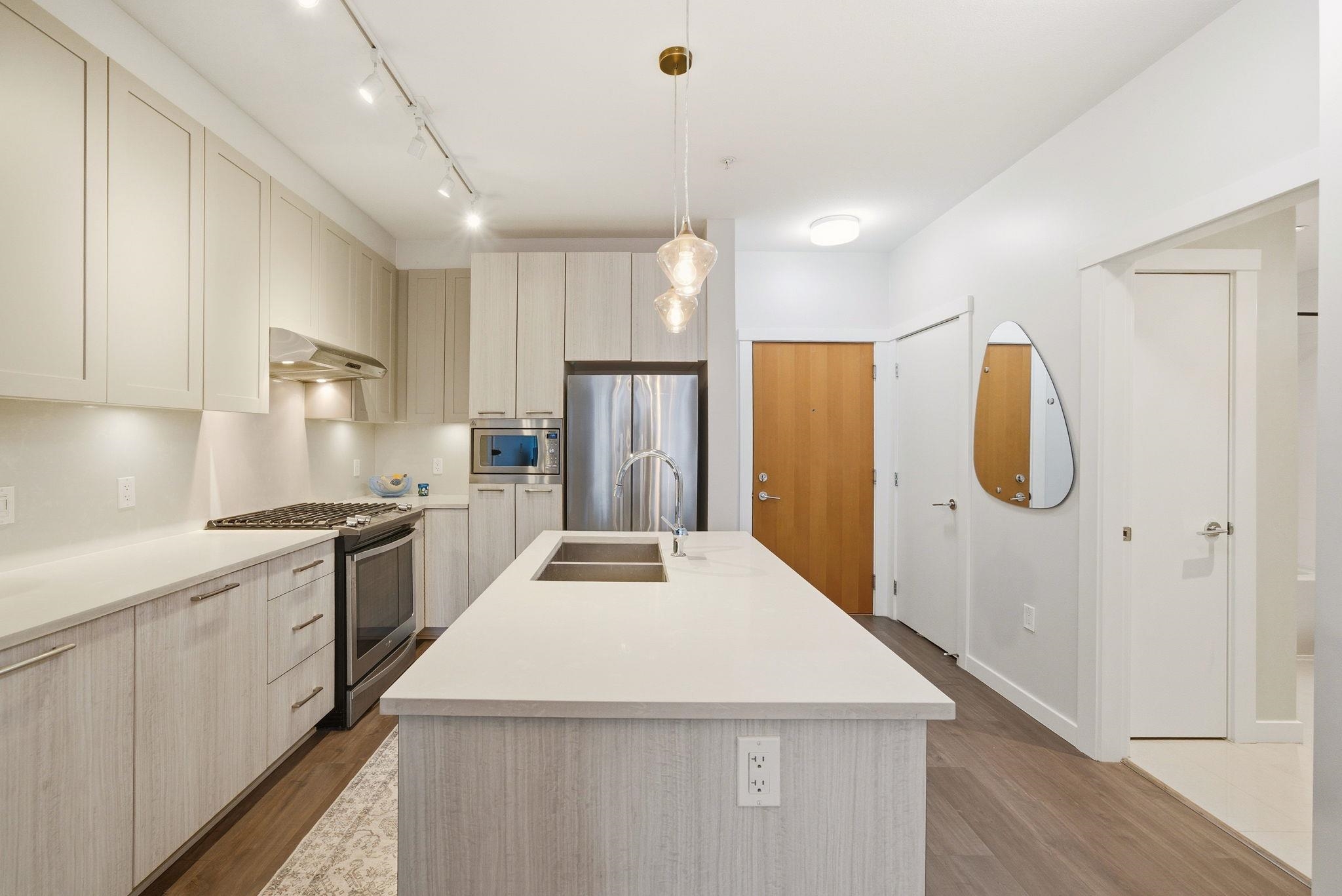 304 123 W 1ST STREET Unit: 304