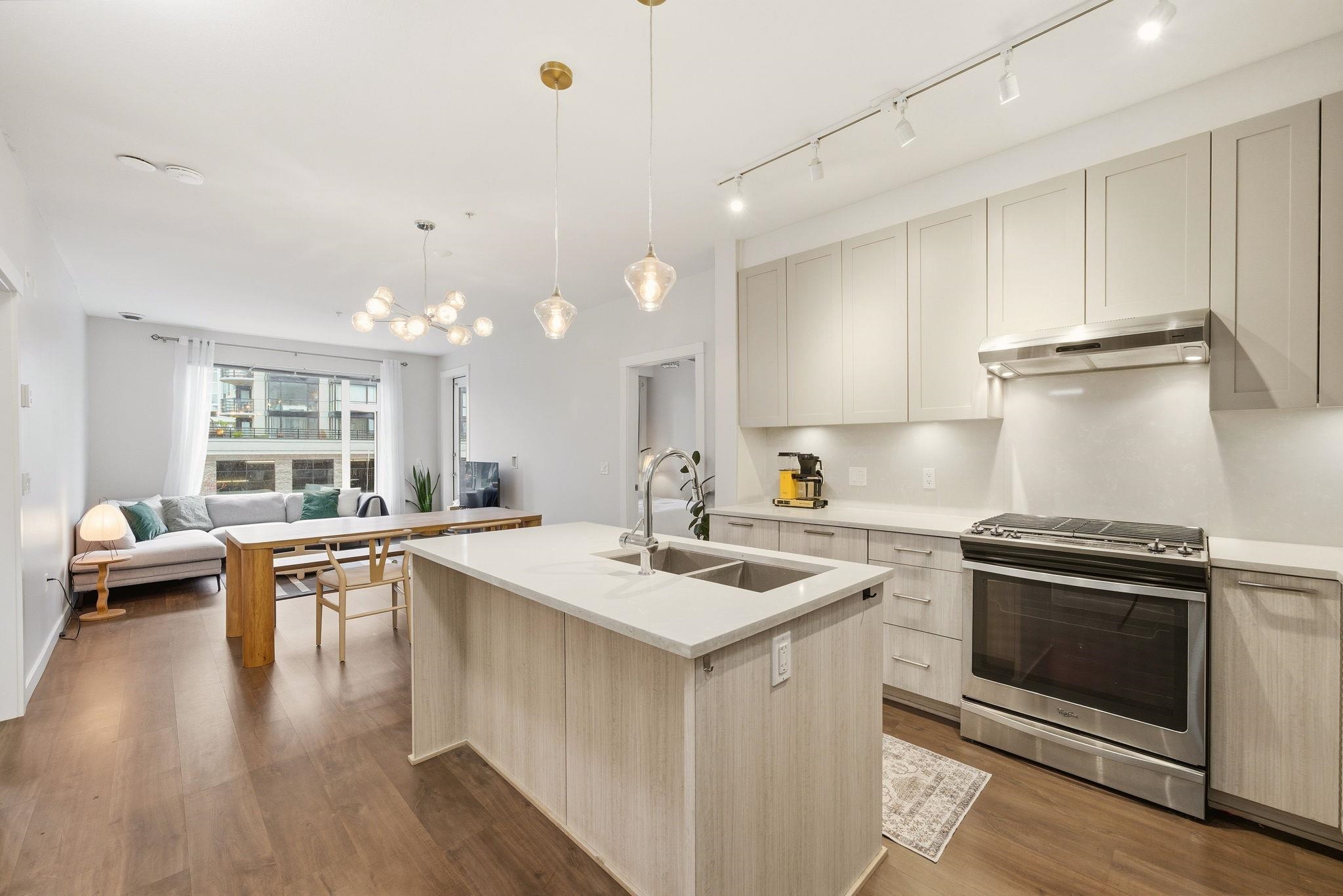 304 123 W 1ST STREET Unit: 304