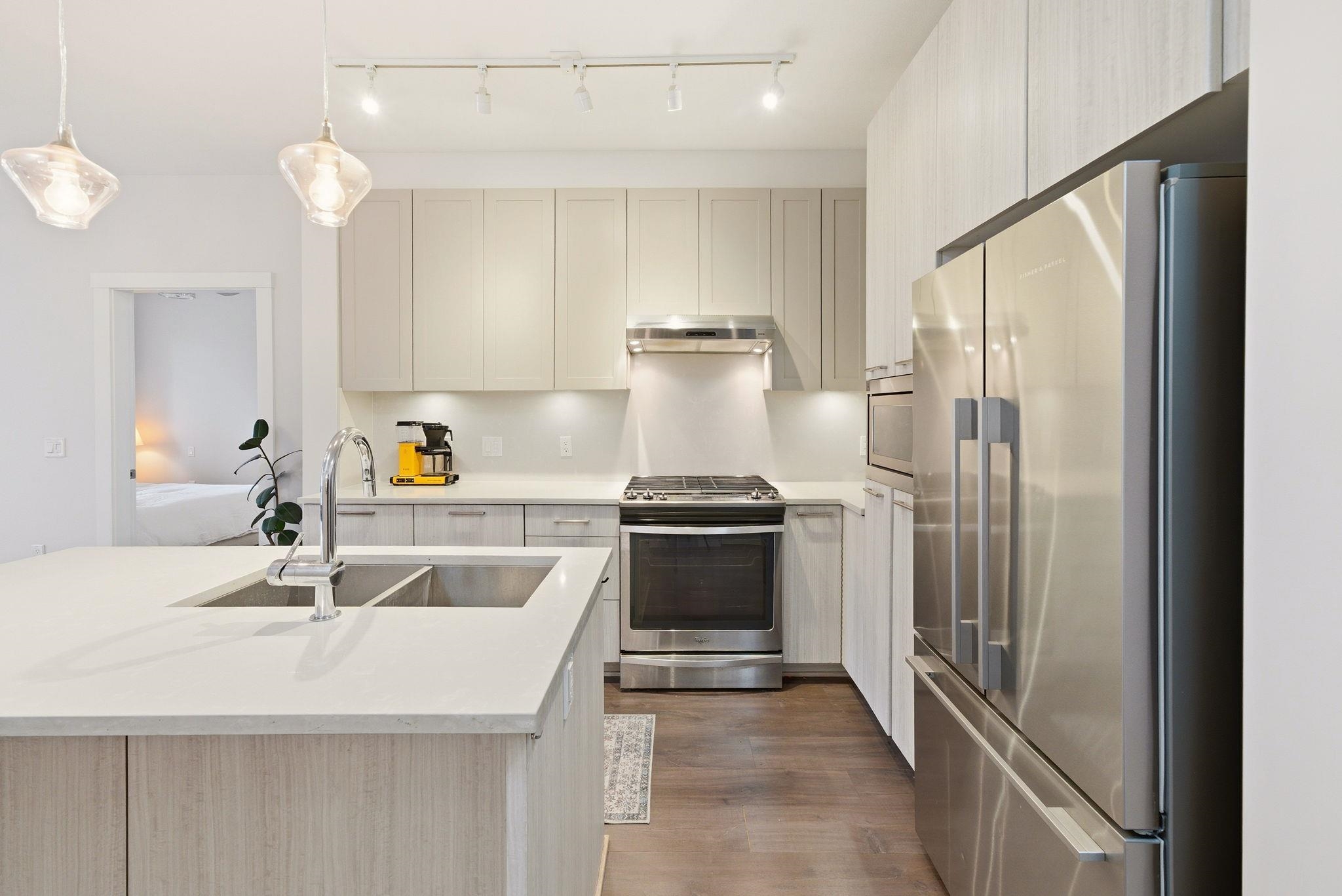 304 123 W 1ST STREET Unit: 304