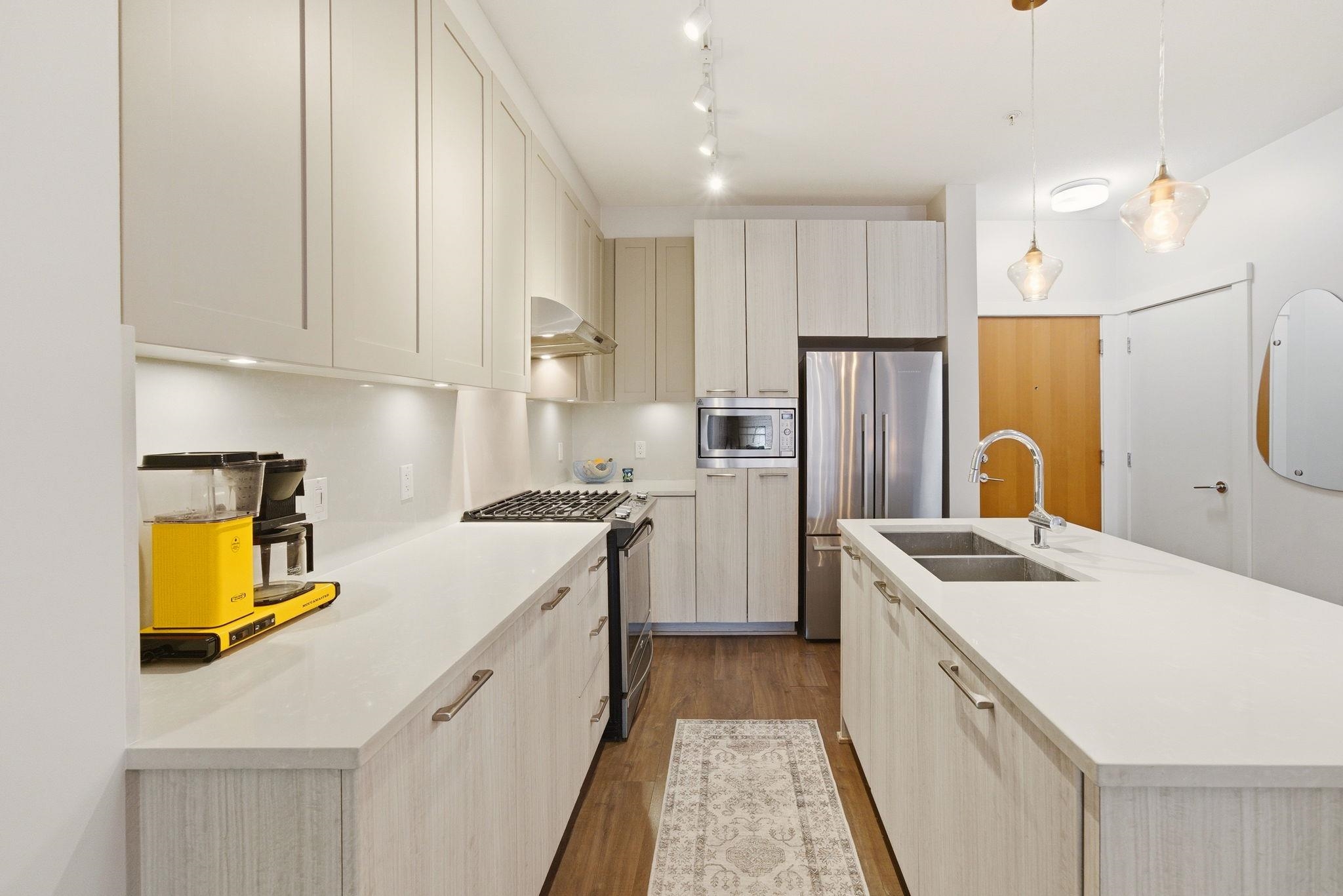 304 123 W 1ST STREET Unit: 304