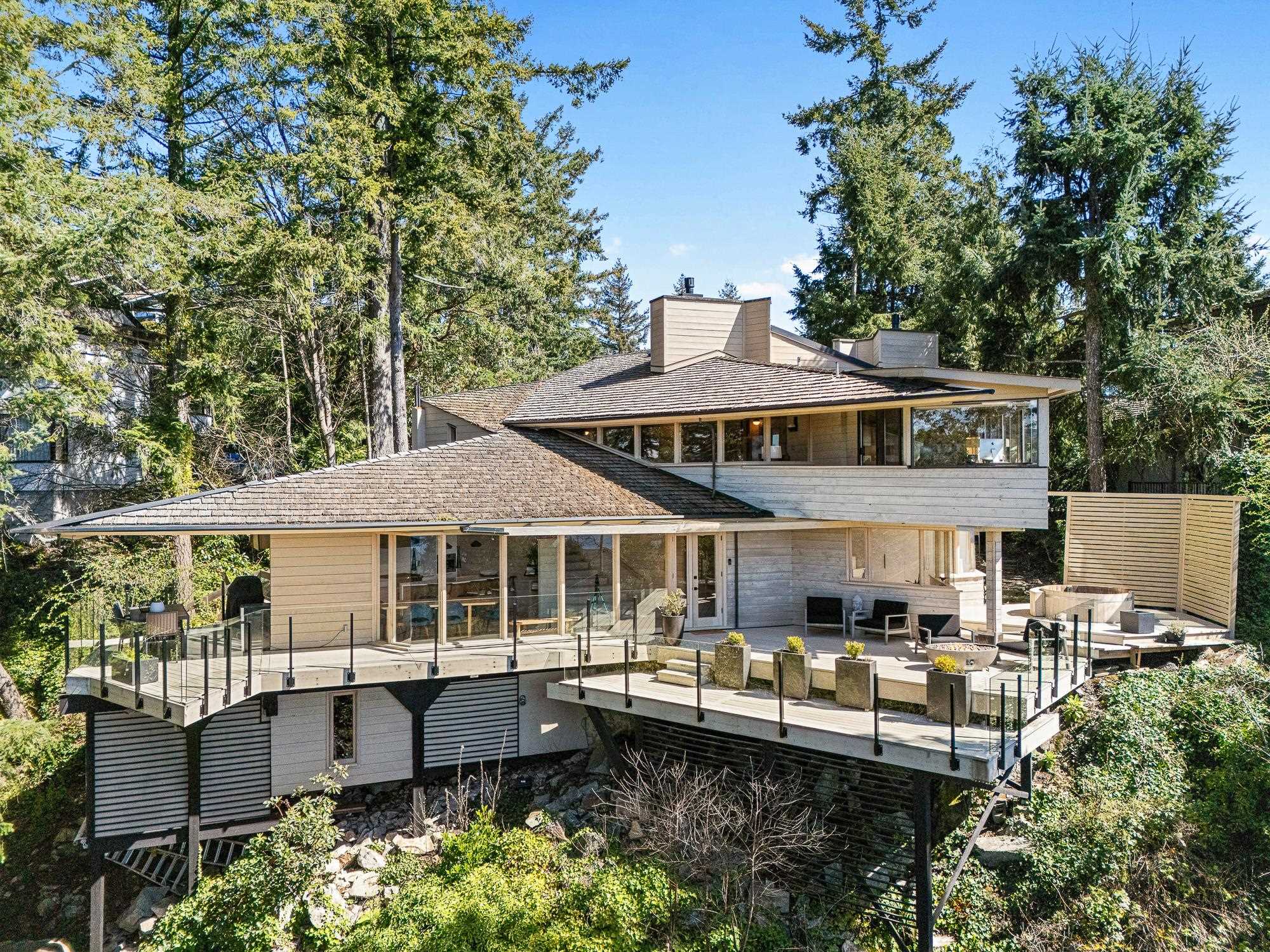 6011 EAGLERIDGE DRIVE
