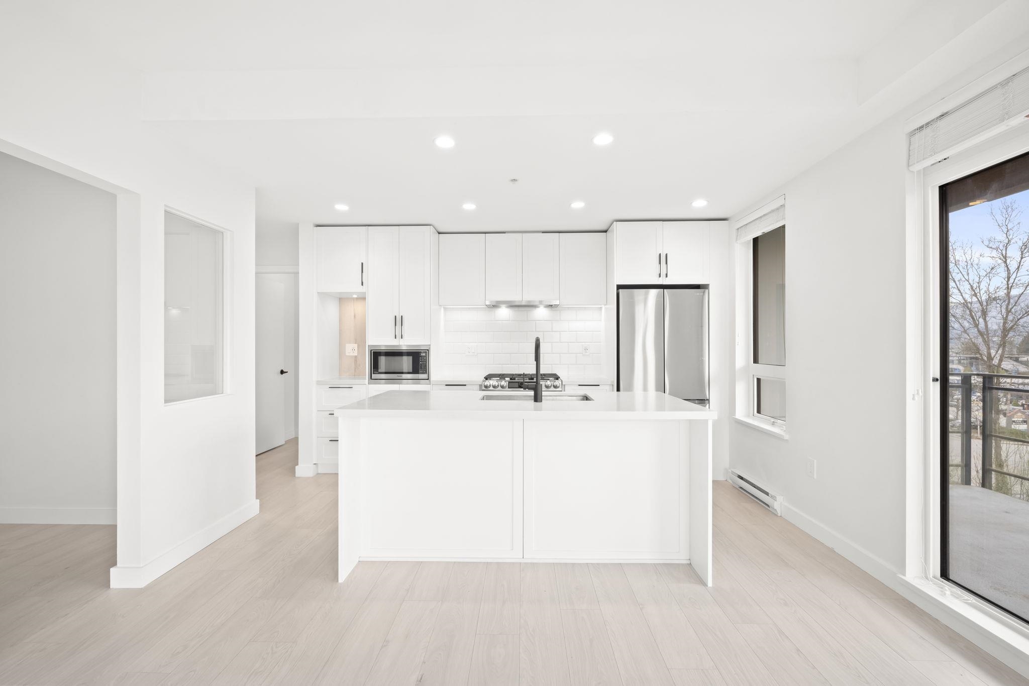 405 3038 ST GEORGE STREET Unit: 405