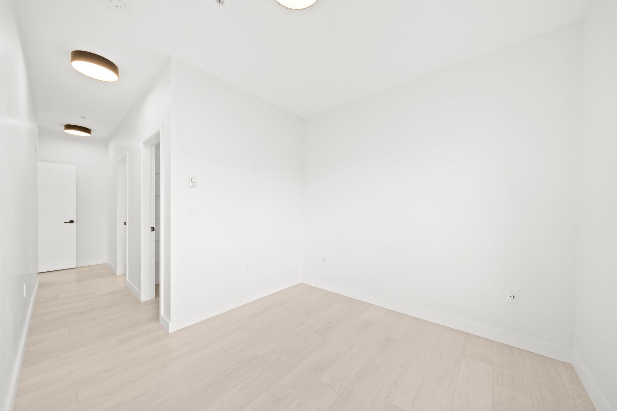 405 3038 ST GEORGE STREET Unit: 405