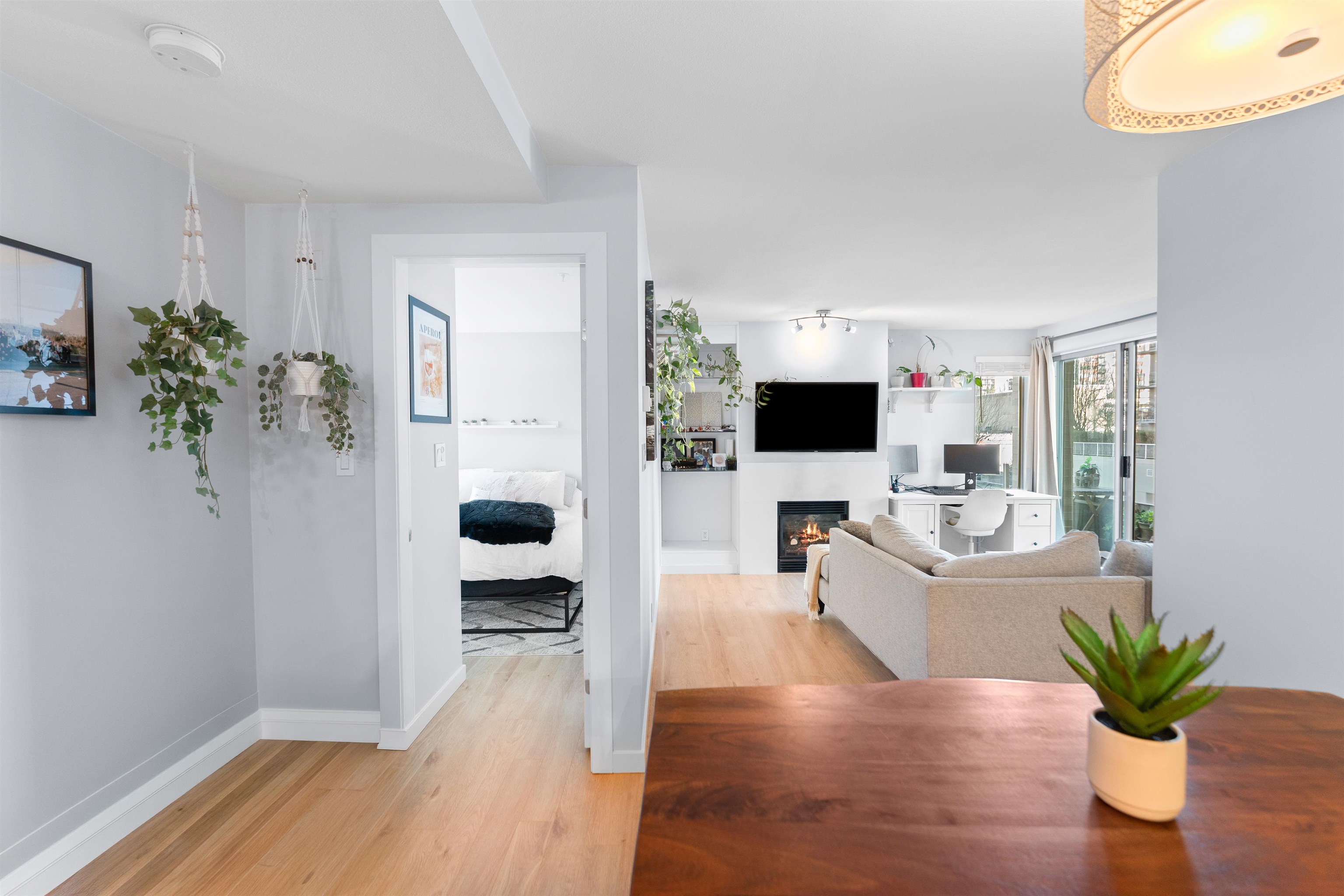 304 137 W 17TH STREET Unit: 304