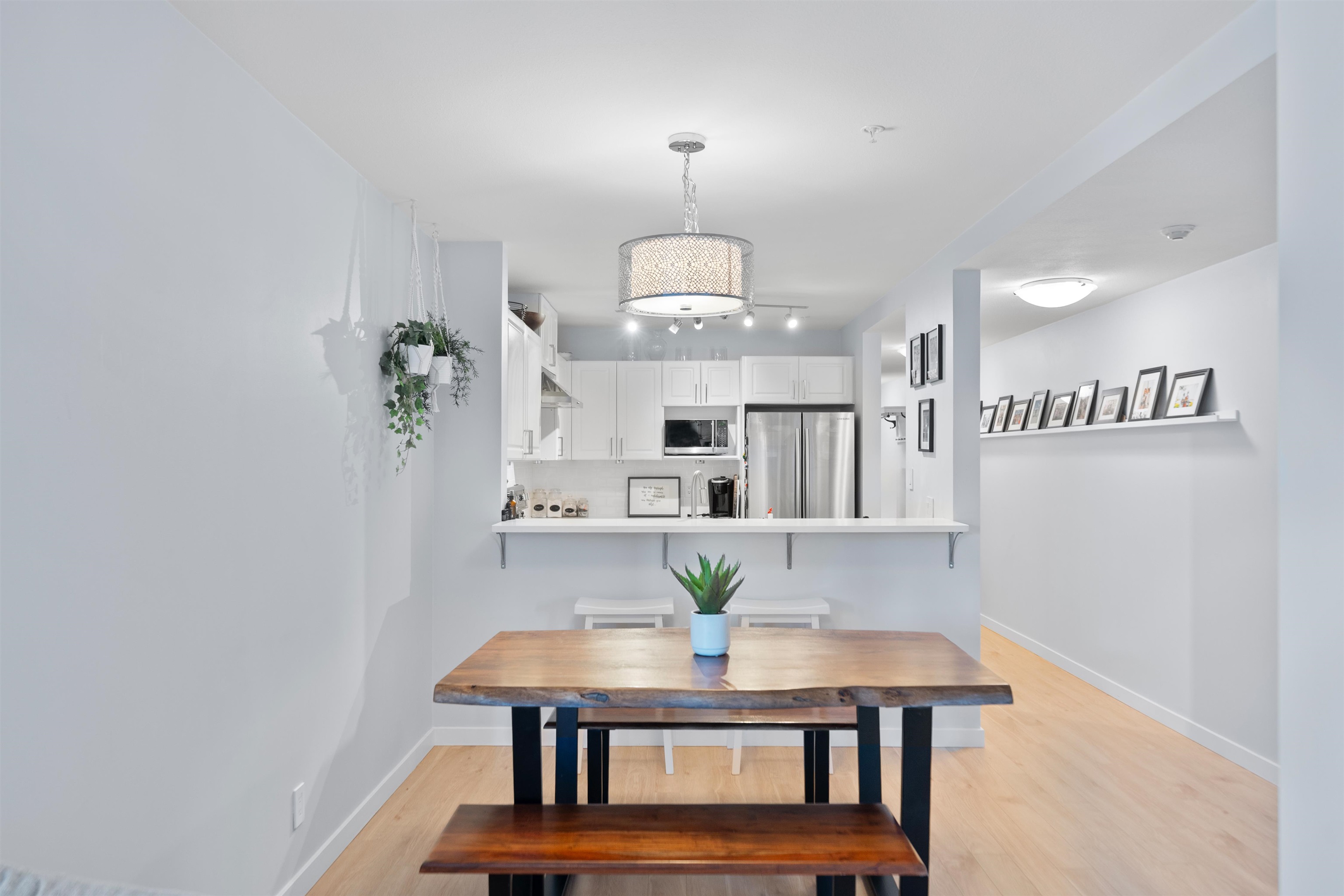 304 137 W 17TH STREET Unit: 304