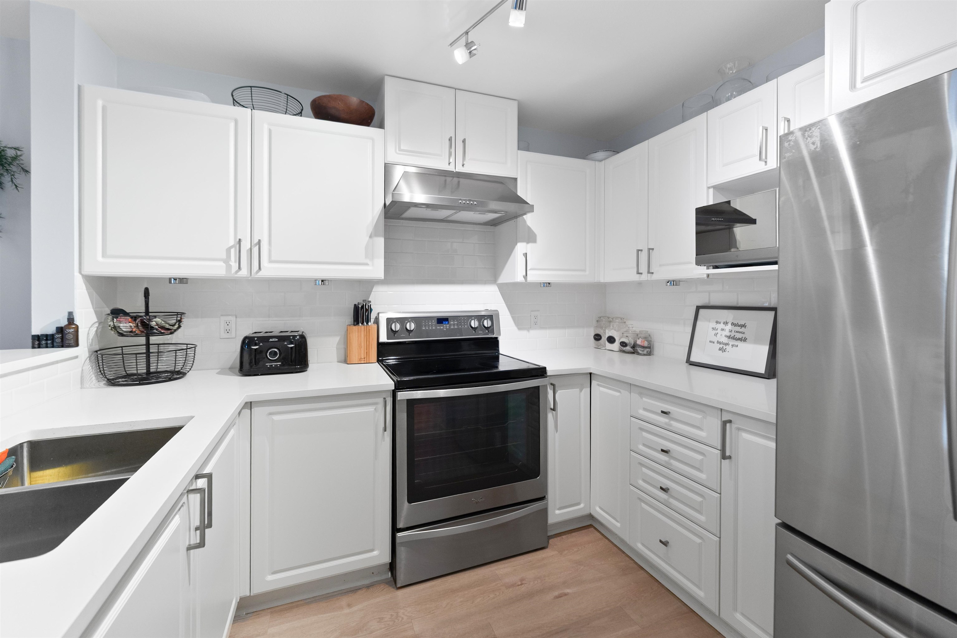 304 137 W 17TH STREET Unit: 304