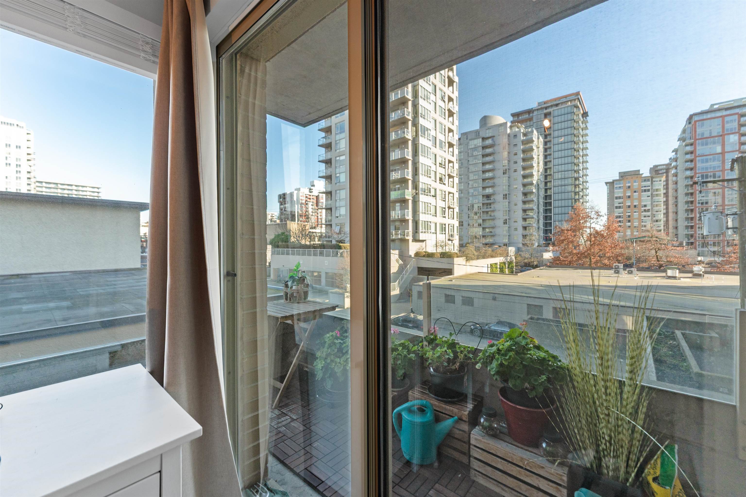 304 137 W 17TH STREET Unit: 304