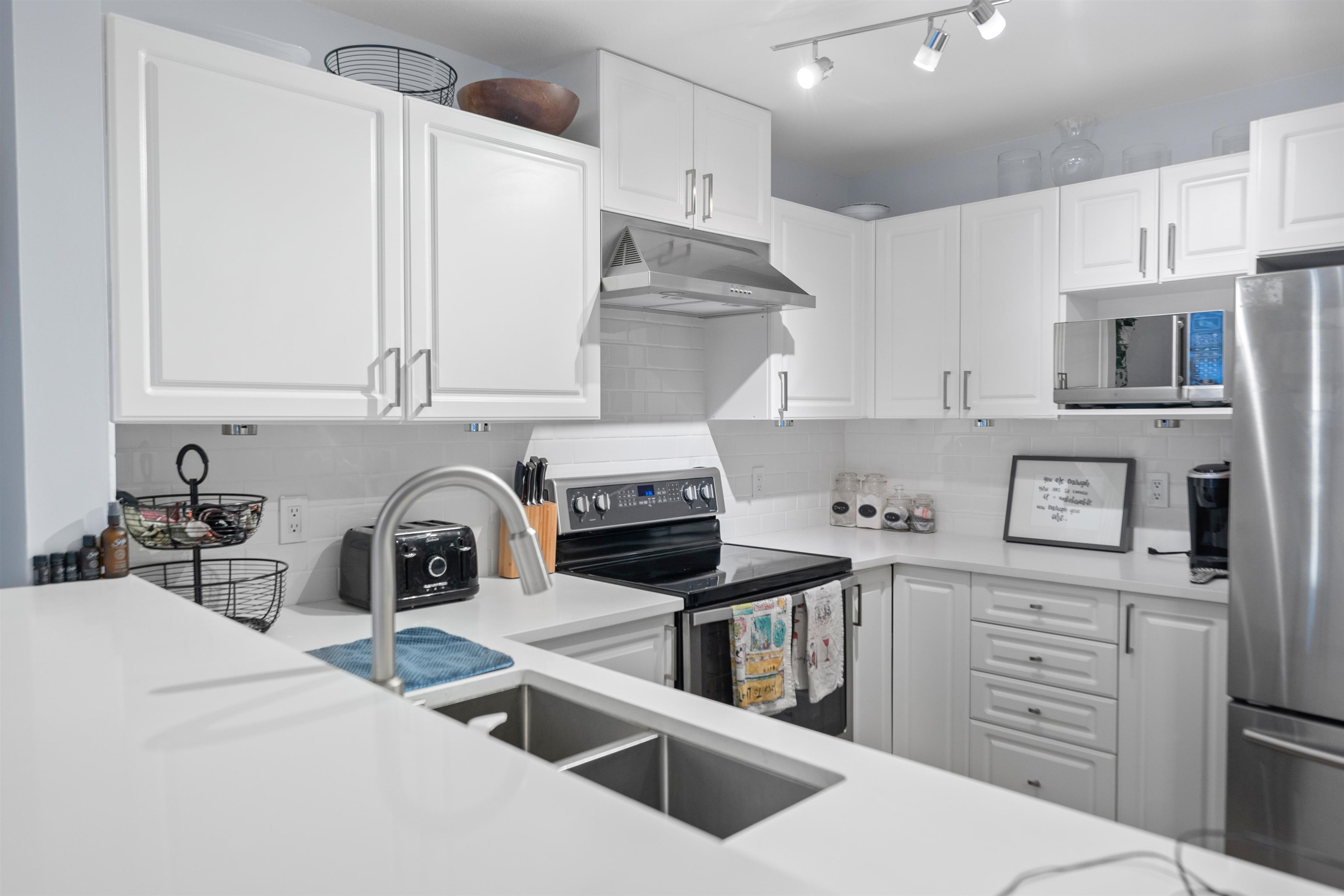304 137 W 17TH STREET Unit: 304