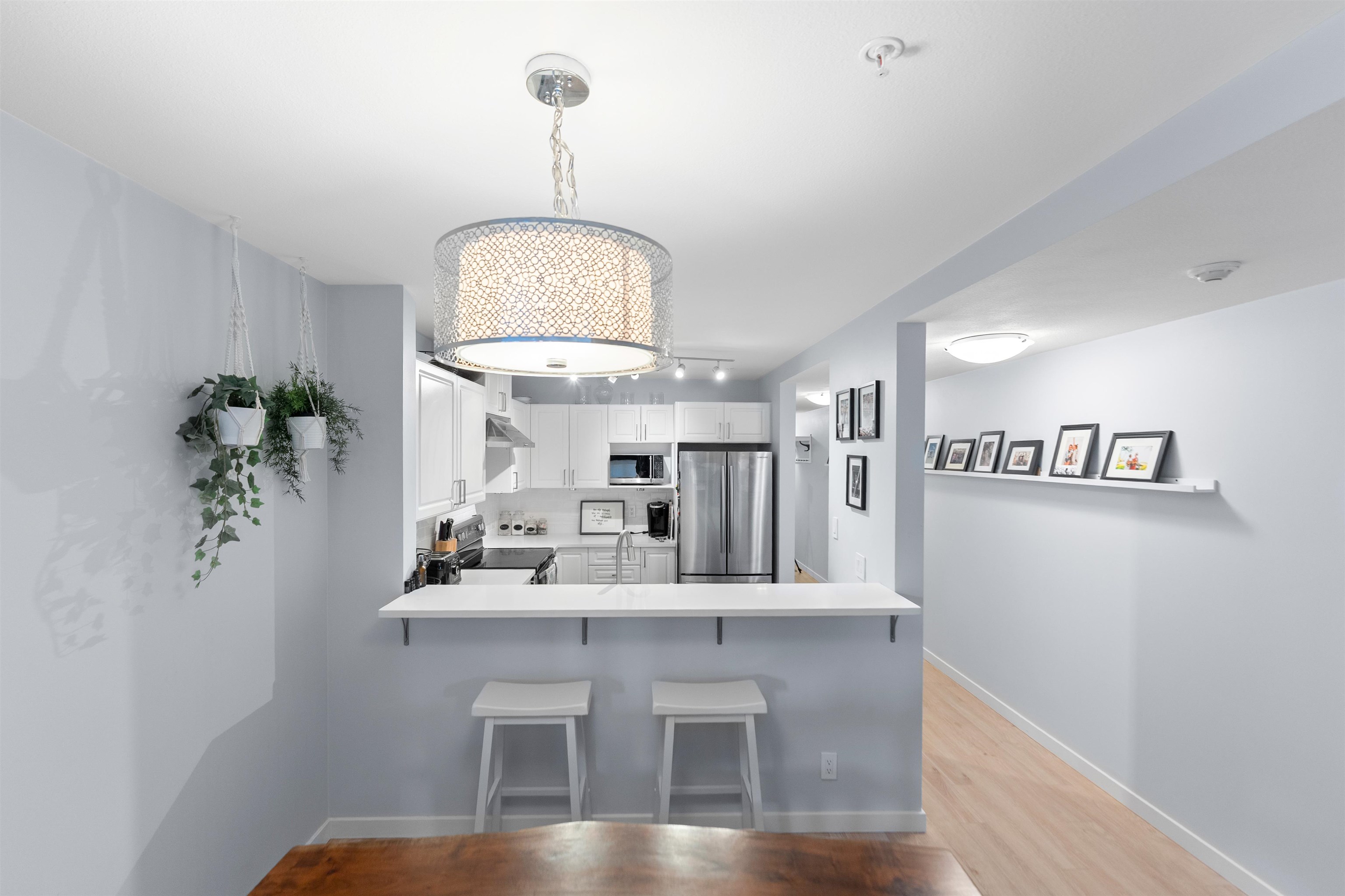 304 137 W 17TH STREET Unit: 304