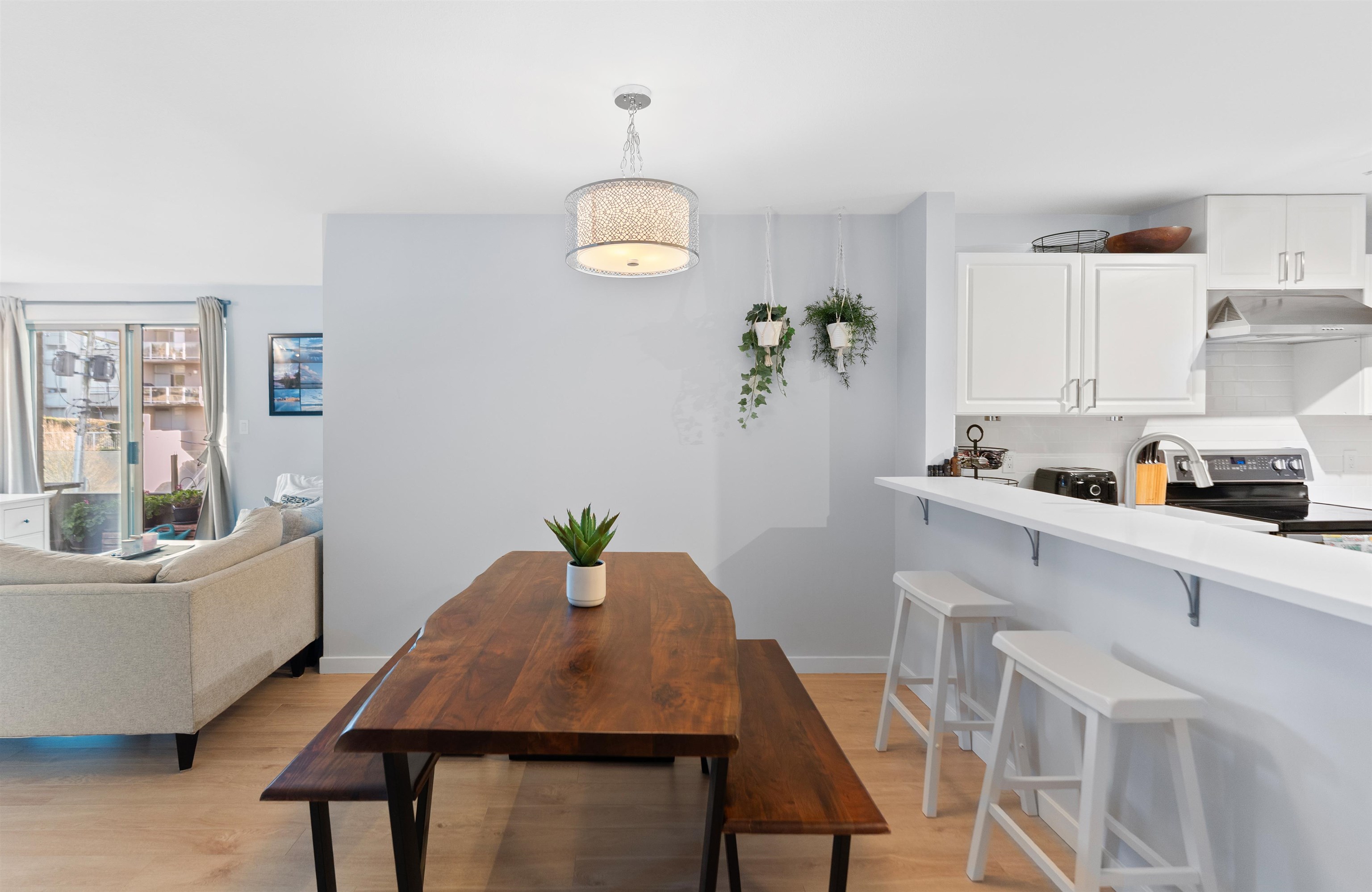 304 137 W 17TH STREET Unit: 304