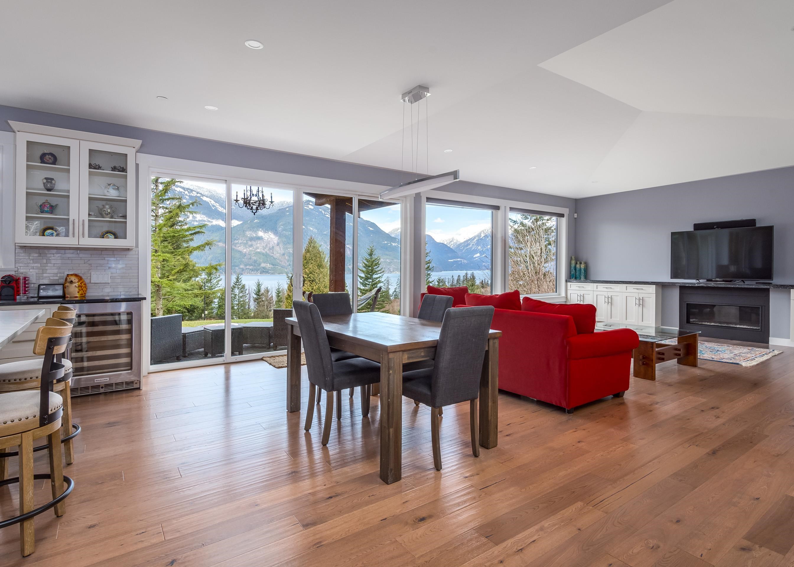 1 300 FURRY CREEK DRIVE Unit: 1