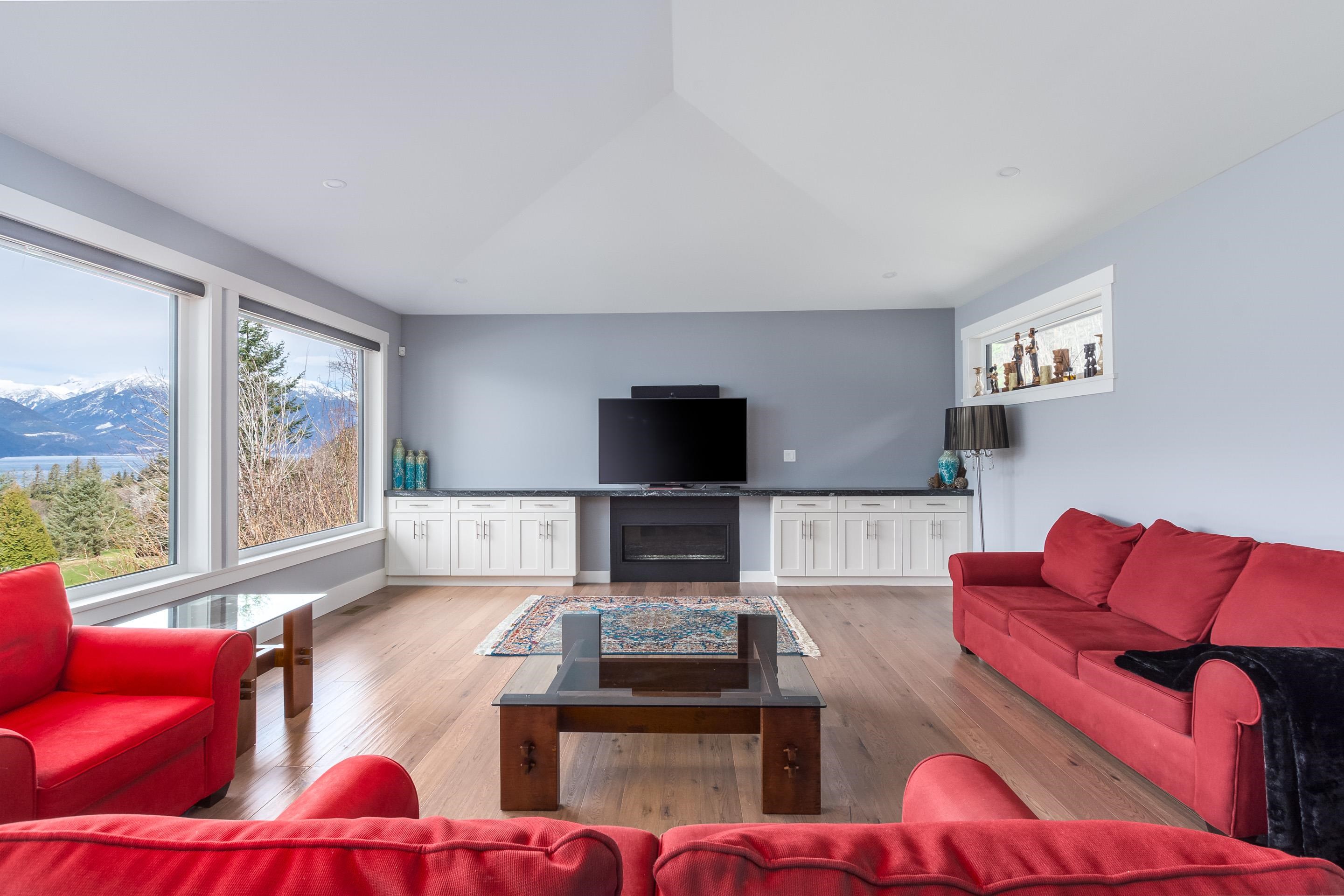 1 300 FURRY CREEK DRIVE Unit: 1