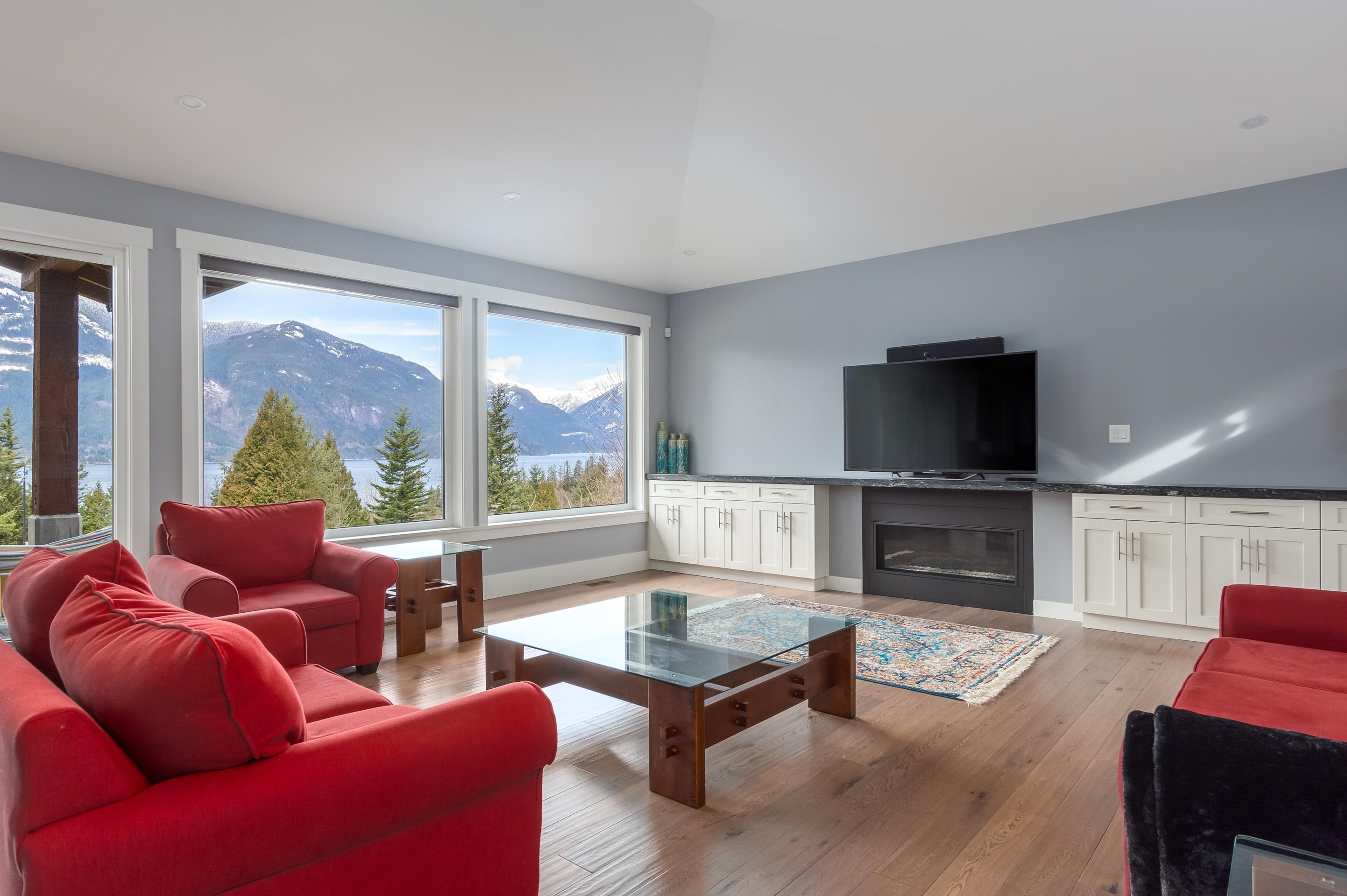 1 300 FURRY CREEK DRIVE Unit: 1