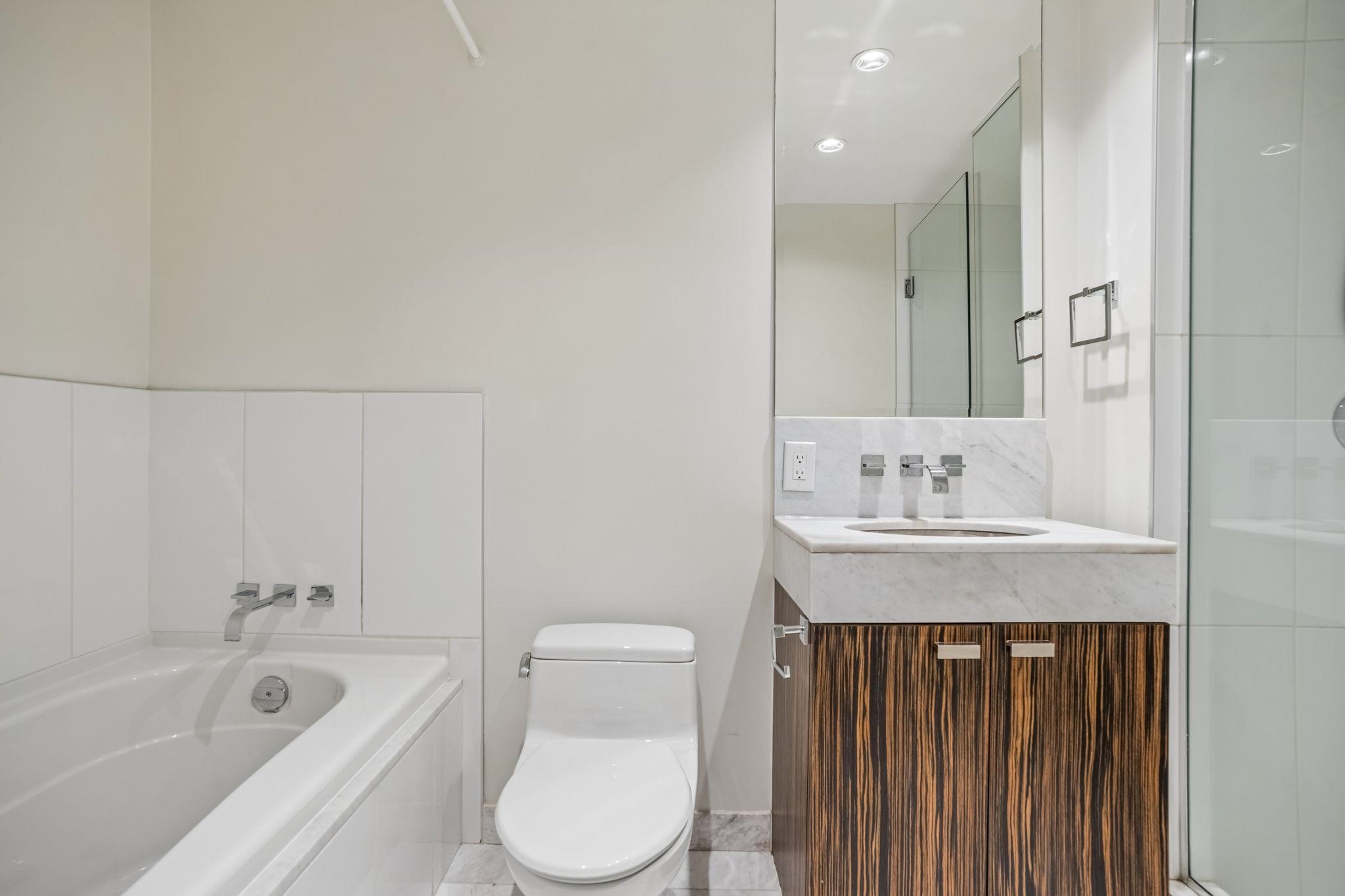 2203 788 RICHARDS STREET Unit: 2203