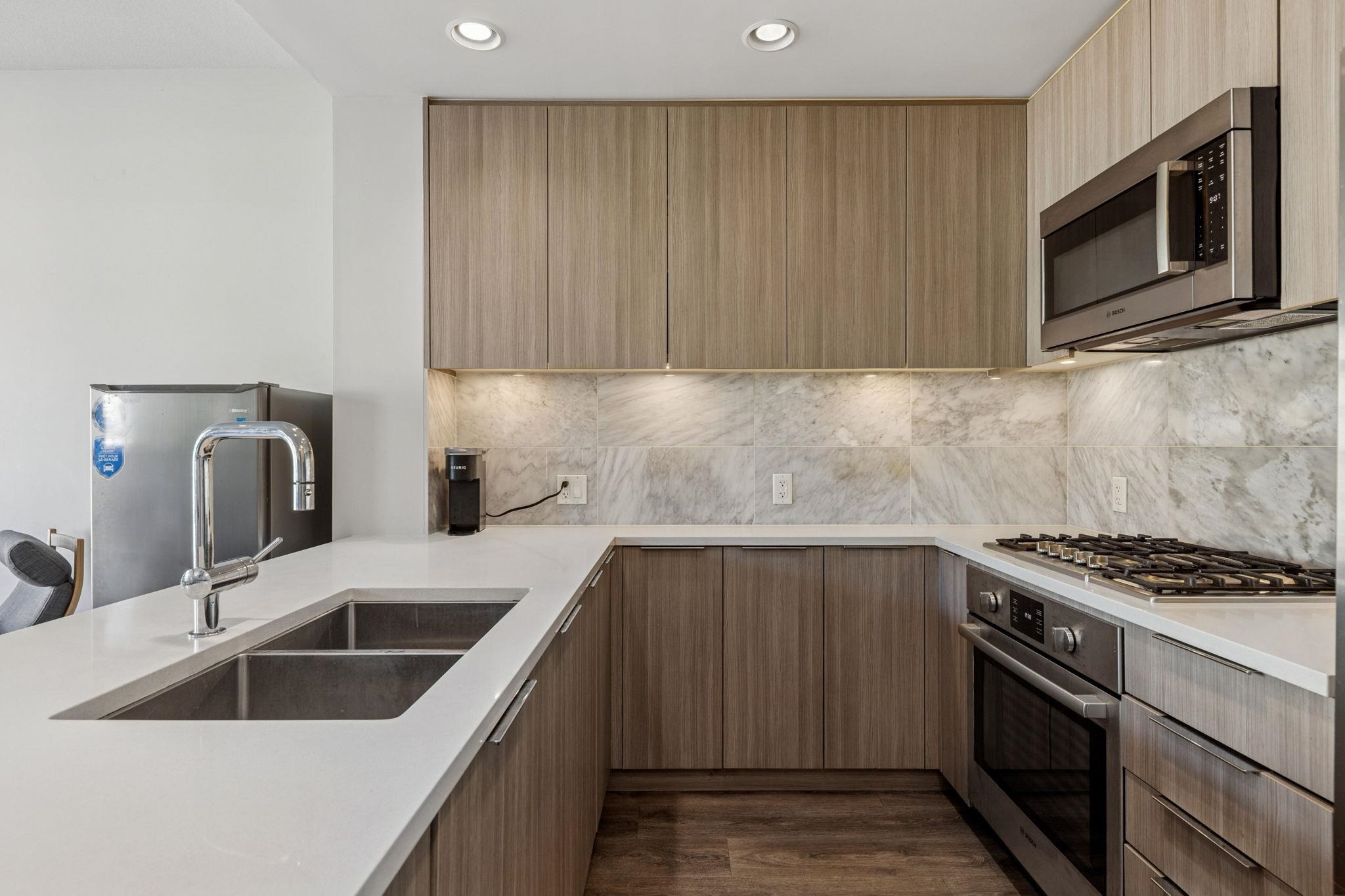 510 3289 RIVERWALK AVENUE Unit: 510