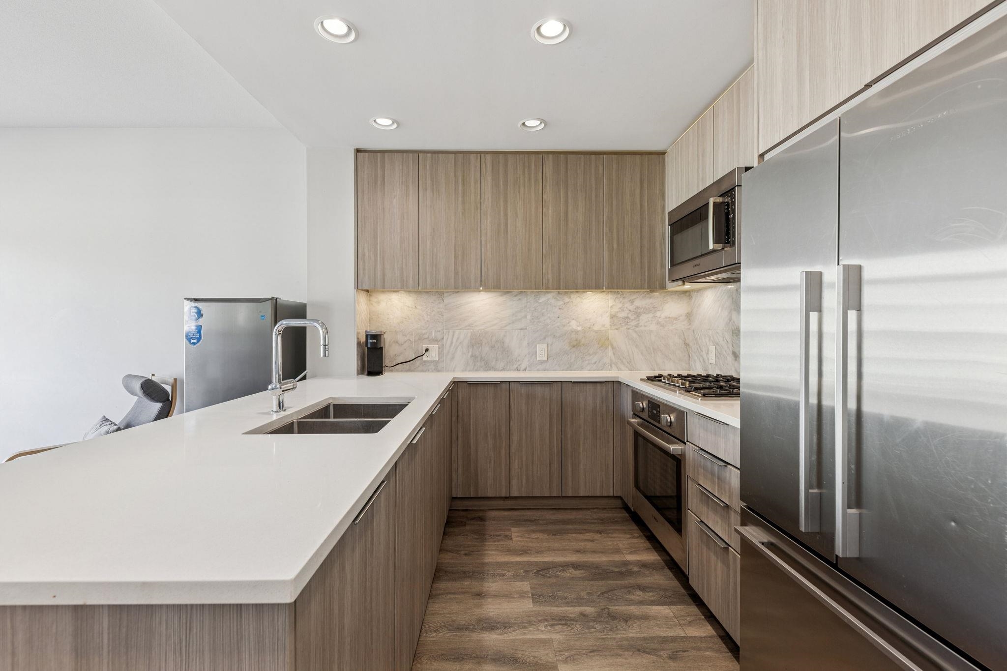 510 3289 RIVERWALK AVENUE Unit: 510
