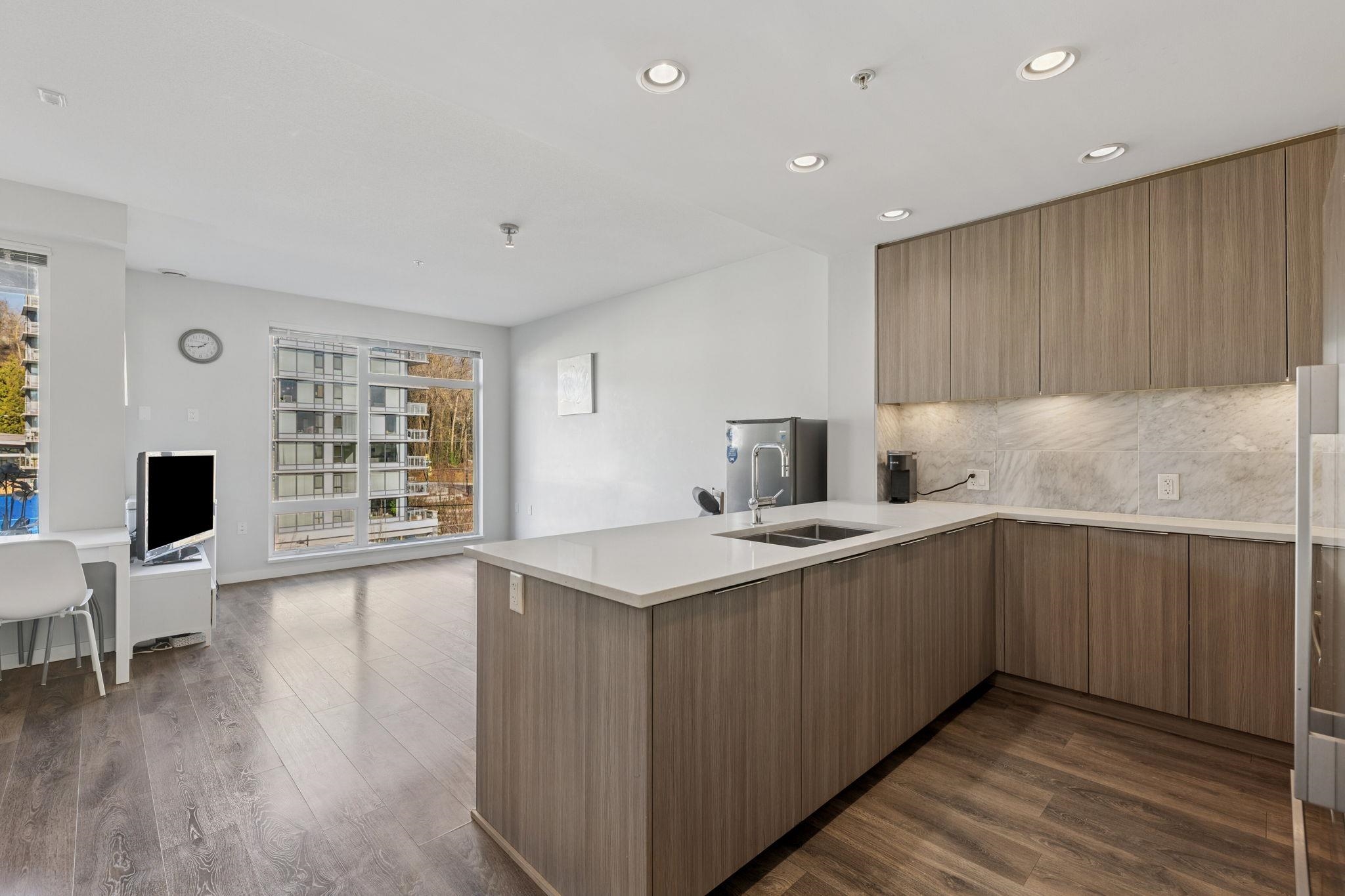 510 3289 RIVERWALK AVENUE Unit: 510