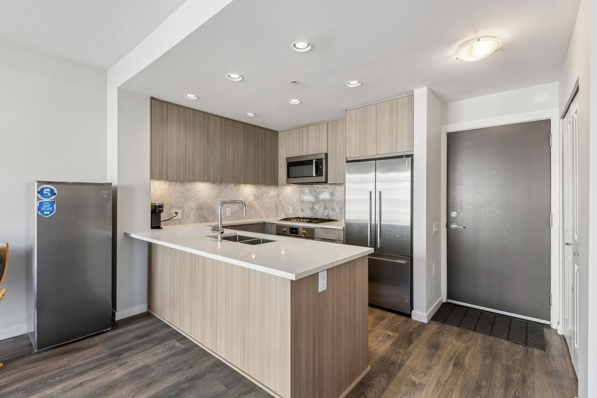 510 3289 RIVERWALK AVENUE Unit: 510