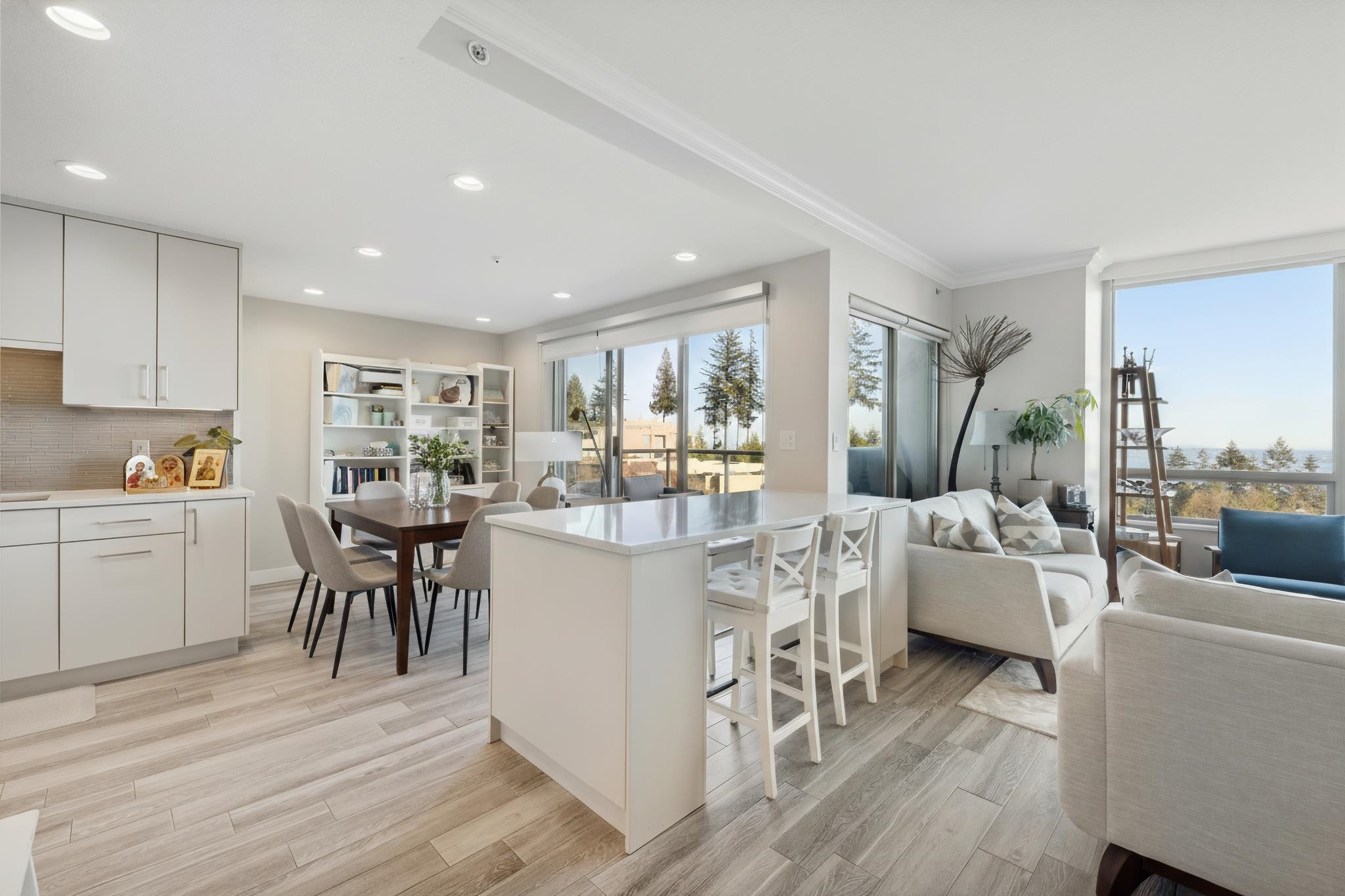 302 3131 DEER RIDGE DRIVE