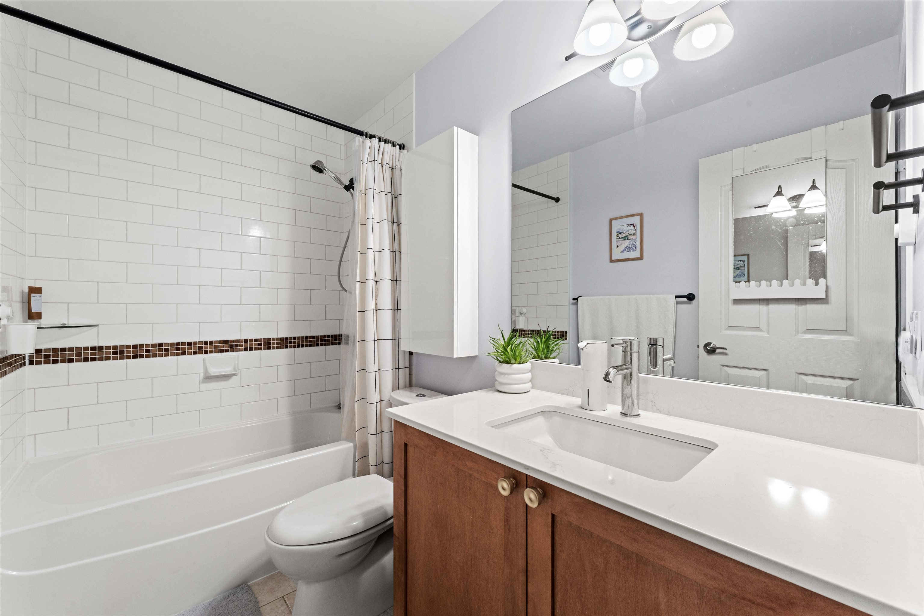 15 621 LANGSIDE AVENUE Unit: 15