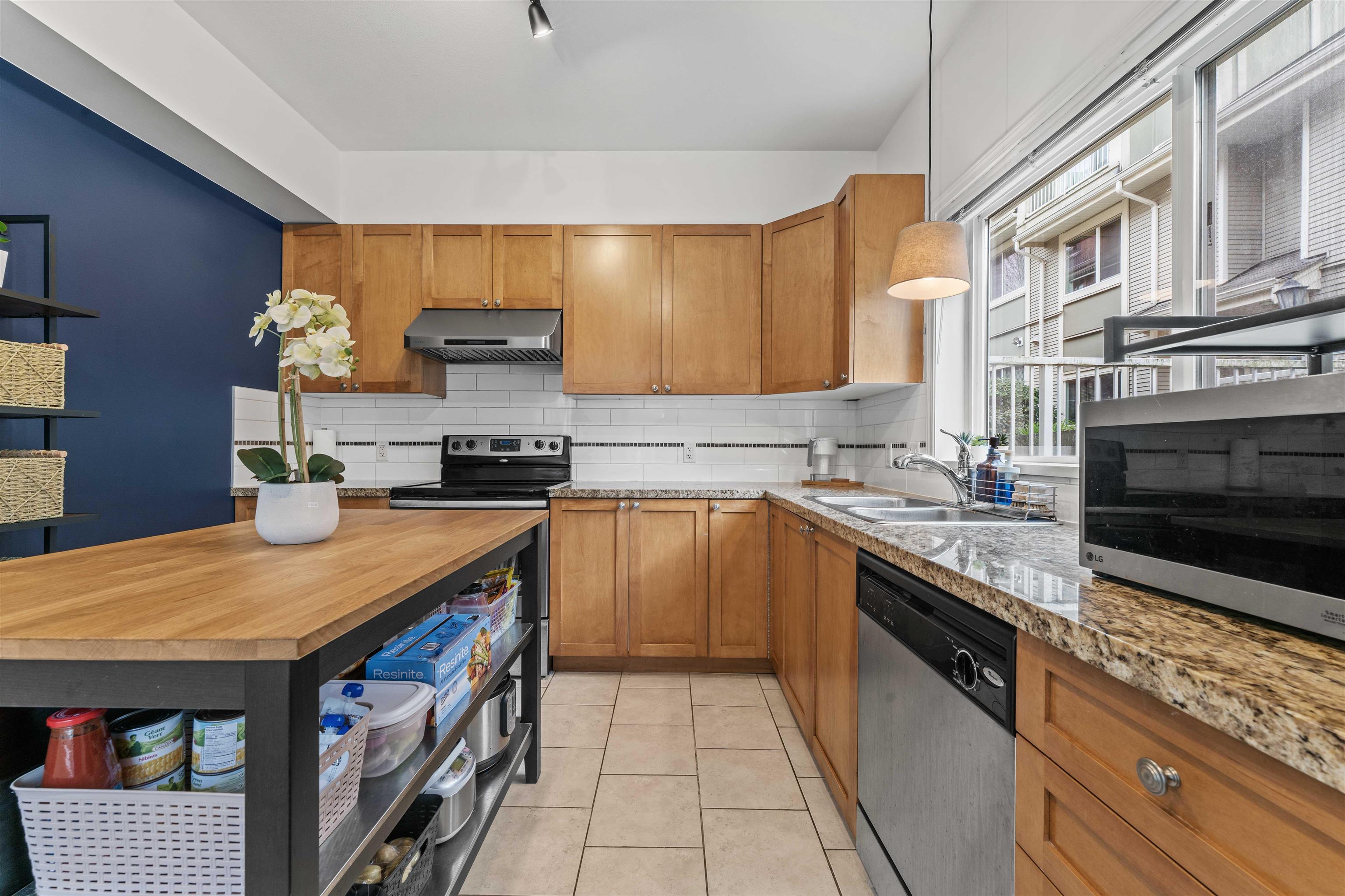 15 621 LANGSIDE AVENUE Unit: 15